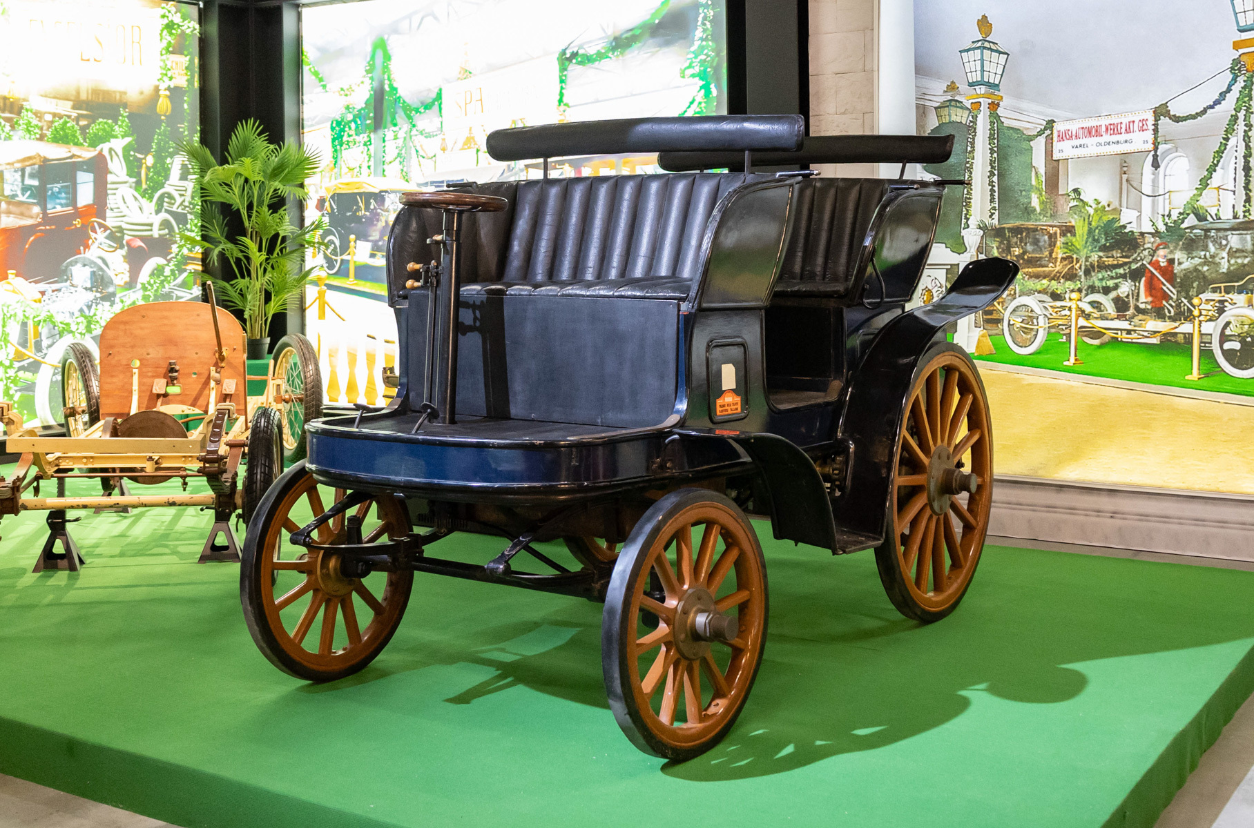 Немецкий автомобиль Großer Stoewer Motorwagen был выпущен лишь в одном экземпляре в 1899 год. И он на ходу.