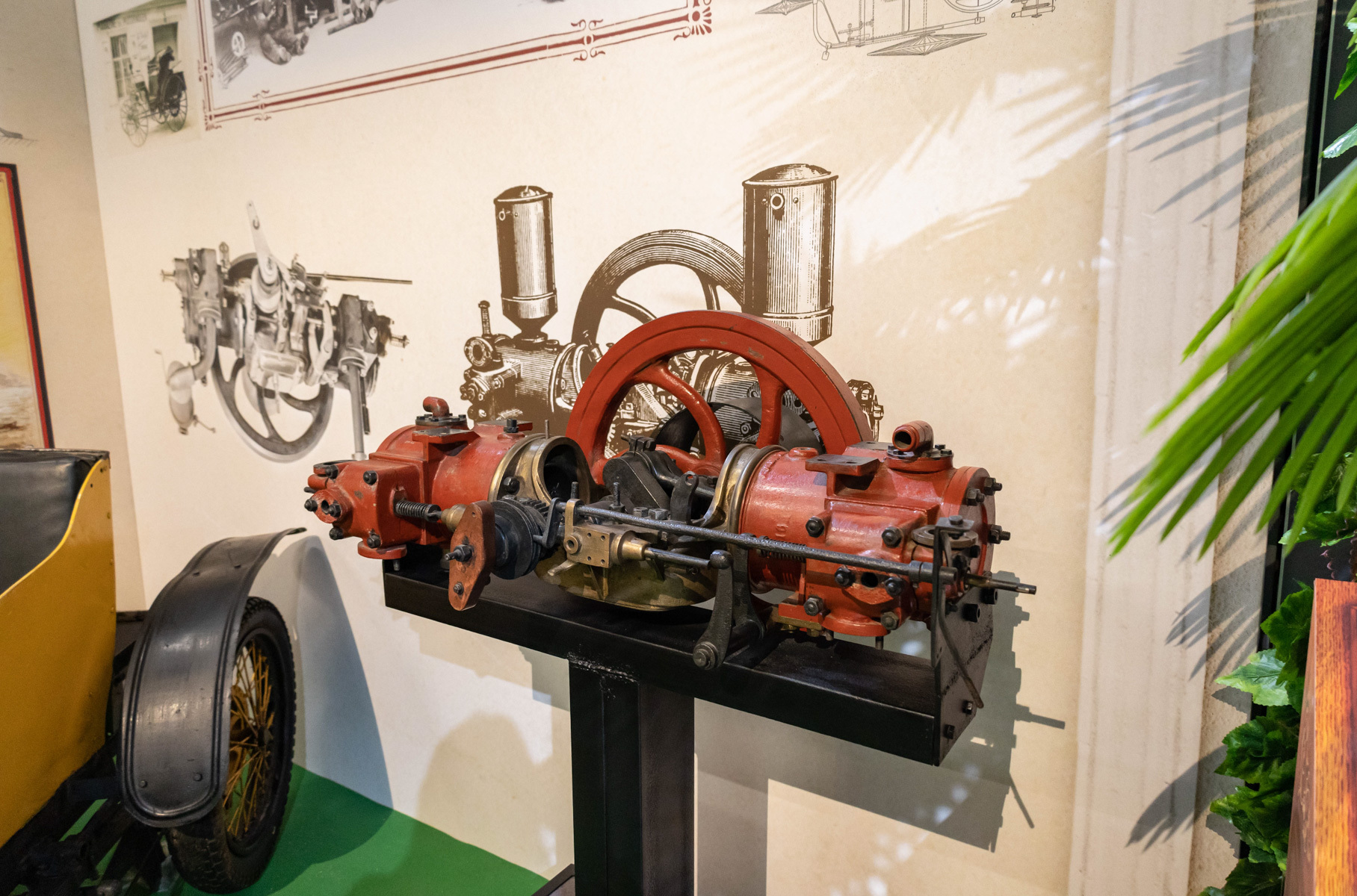 Двигатель Benz Сontra-Motor стал первым в мире оппозитным мотором, созданным специально для установки на автомобиль.