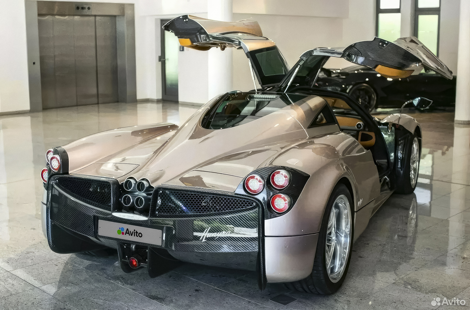 Россиянам предложили купить гиперкар Pagani Huayra за 230 миллионов рублей  — Motor