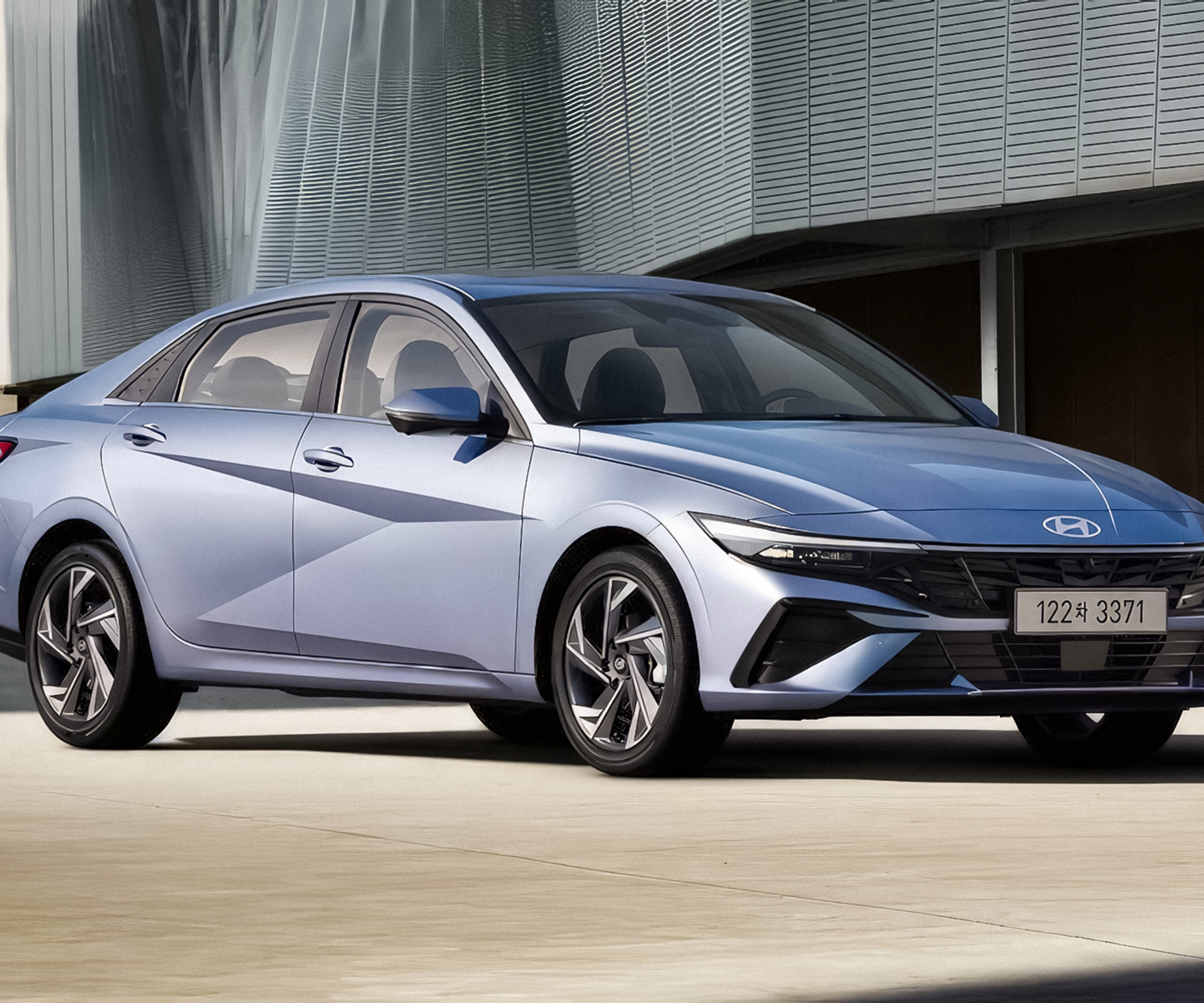 Hyundai начал продажи обновленной Elantra: новое «лицо» и старые моторы —  Motor