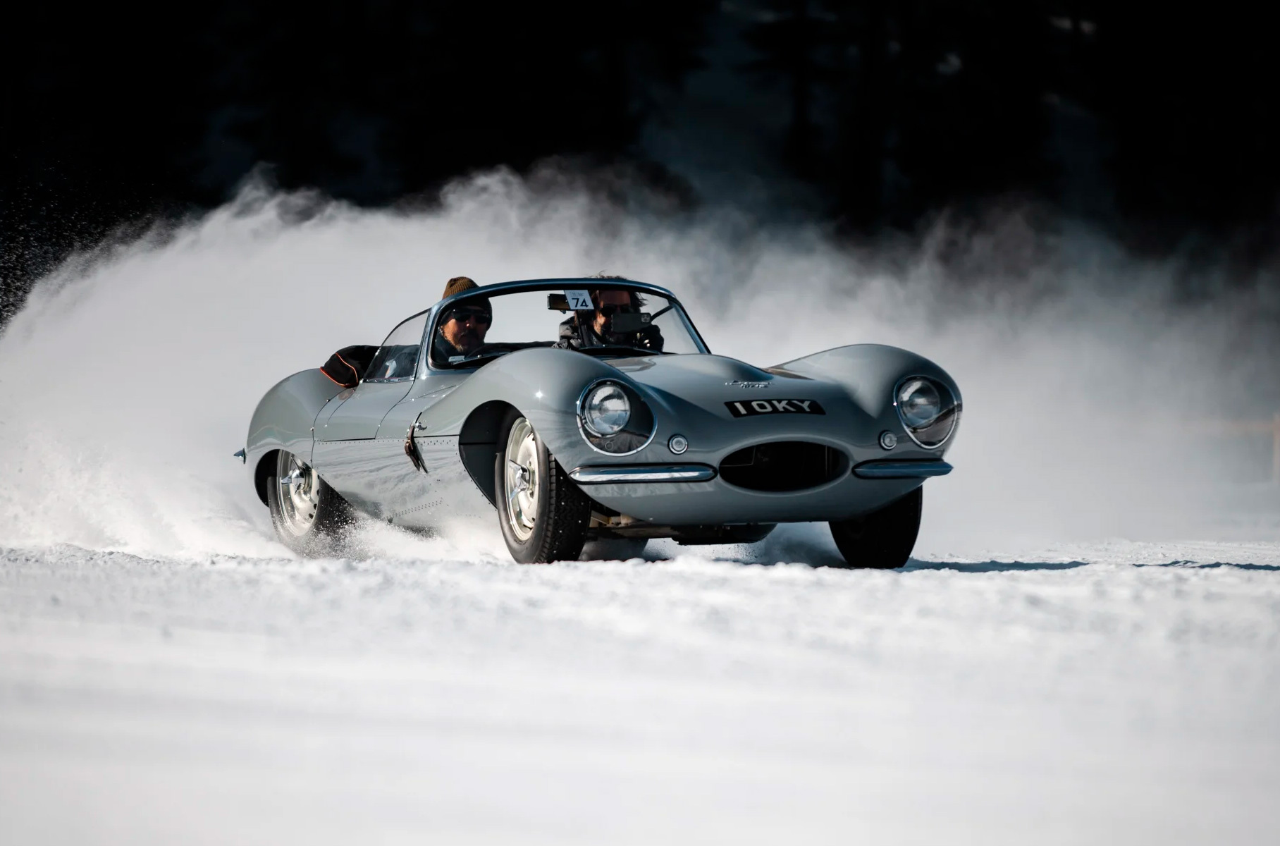 Jaguar XKSS — дорожная версия модели D-Type, трижды подряд выигравшей «24 часа Ле-Мана». В 1956 году заводская команда Jaguar ушла из гонок, а недостроенные экземпляры было решено слегка адаптировать для гражданского использования и распродать клиентам, чтобы отбить затраты. Планировалось сделать 25 экземпляров XKSS, но британцы успели закончить только 16 машин до того, как оставшиеся шасси уничтожил пожар на фабрике. В 2016 году Jaguar объявил о возобновлении производства: недостающие девять XKSS были построены вручную по оригинальным тиражам и обошлись покупателям по миллиону фунтов за каждый.