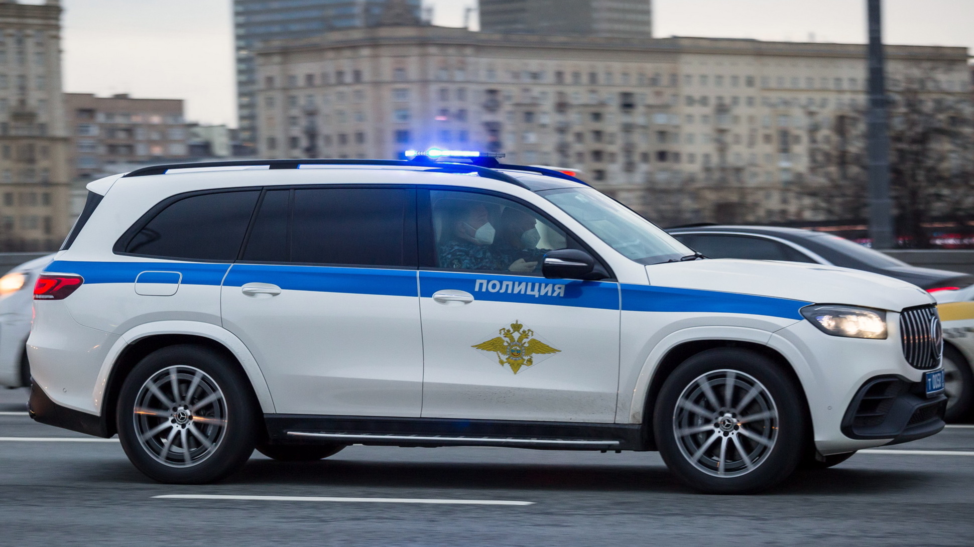 Посмотрите на суперкроссовер Mercedes-AMG GLS 63 московской полиции — Motor