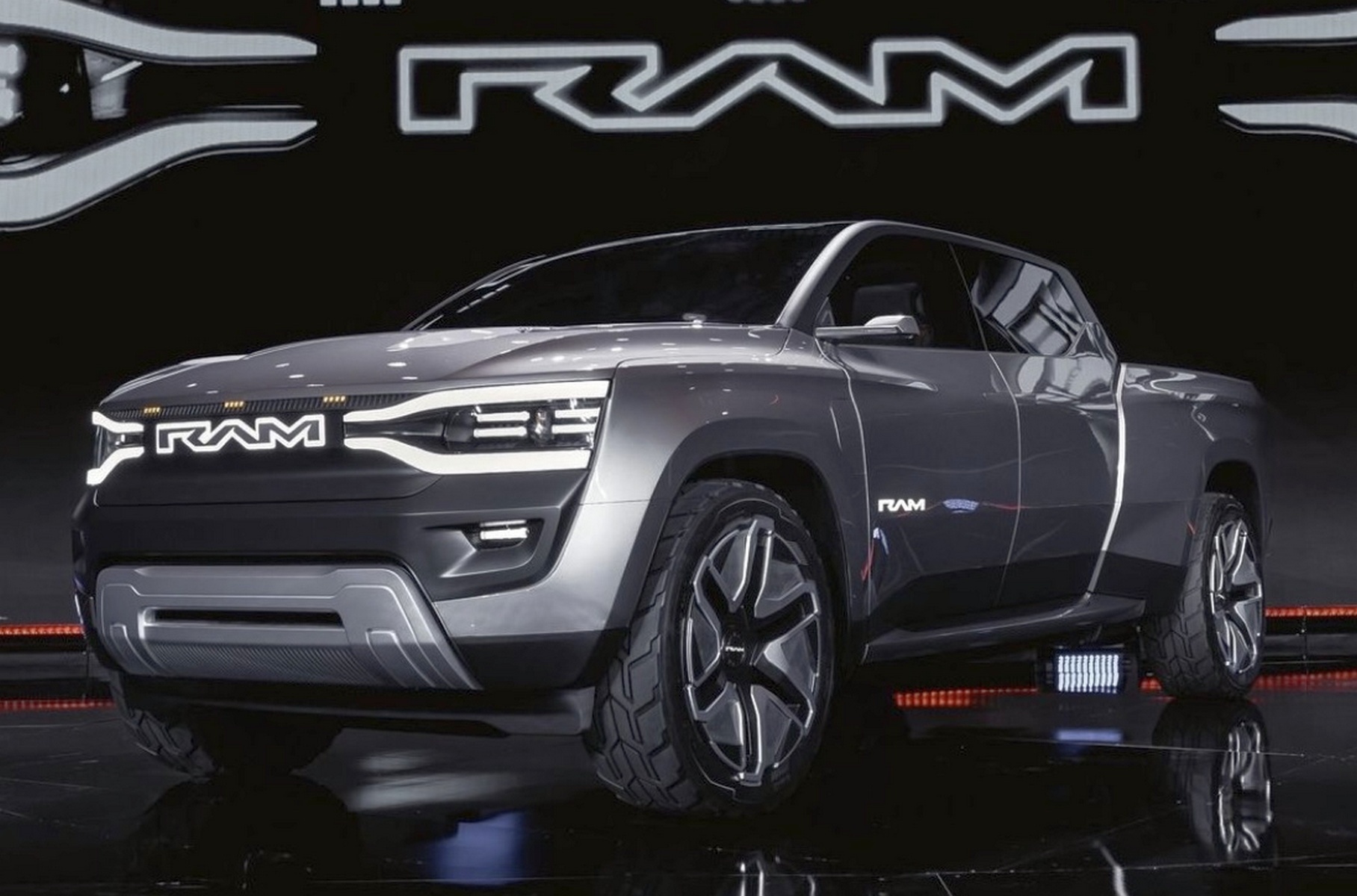 Ram 1500 Revolution BEV Concept на выставке CES 2023
