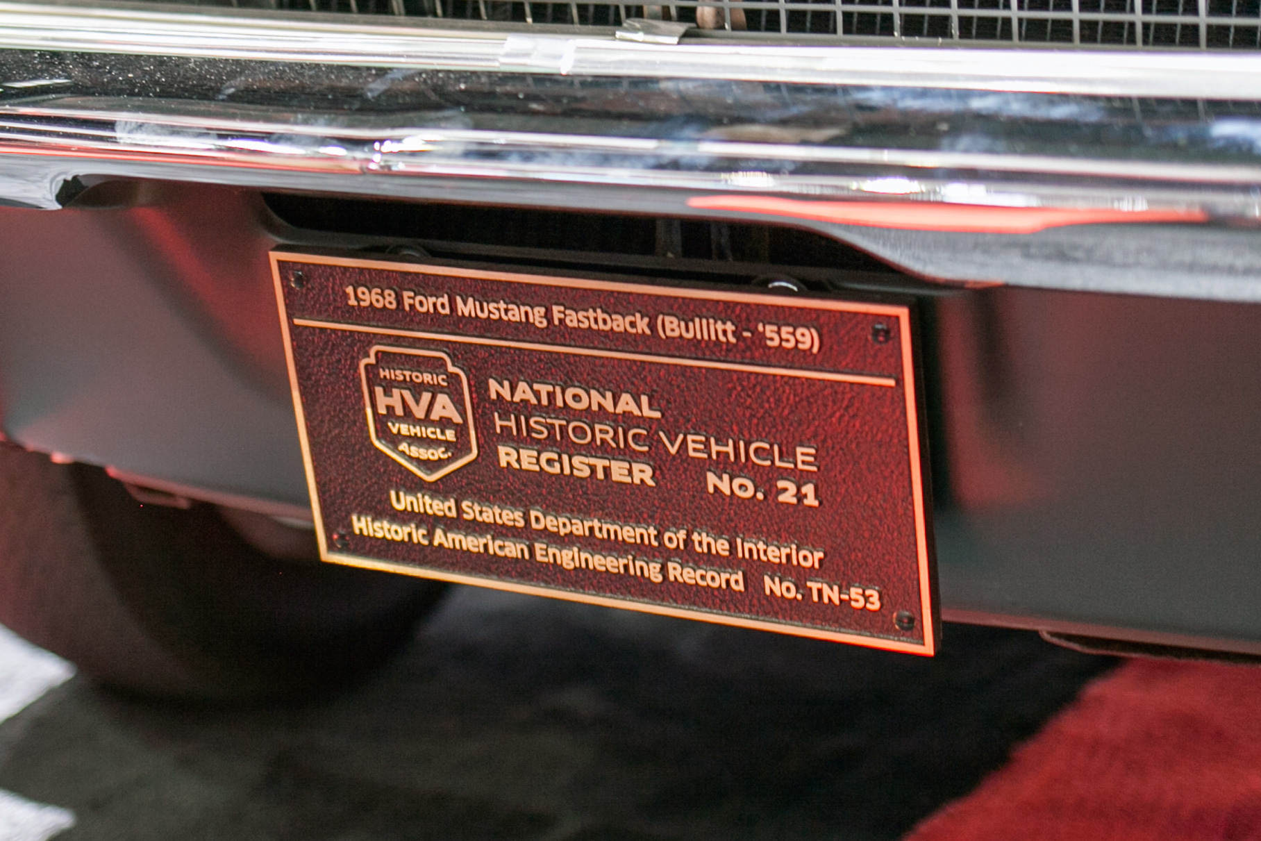 Этот Mustang занесен в Реестр национальных исторических средств транспорта США под номером 21. Что это за реестр, мы рассказывали [здесь](https://motor.ru/stories/us-historic-vehicles.htm)