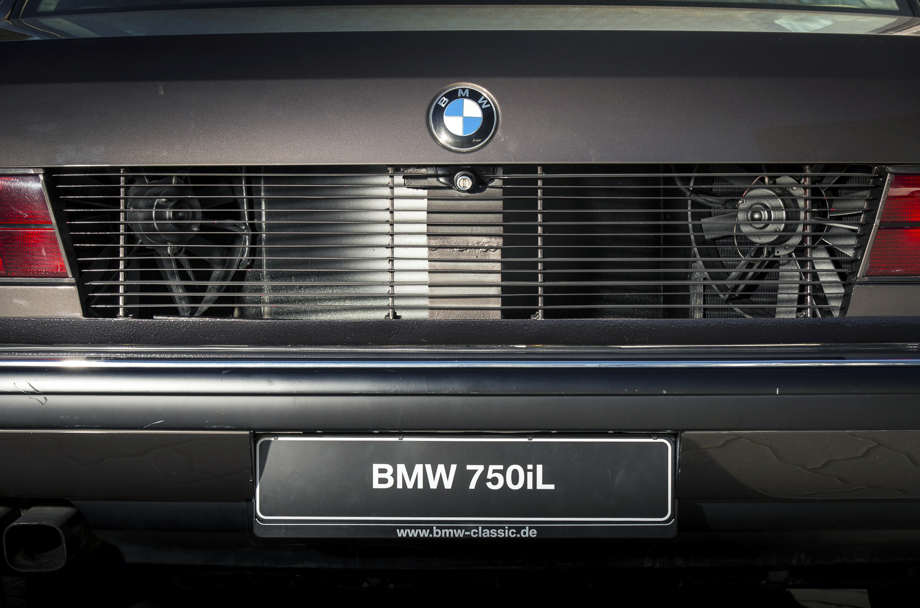 BMW 7 Series V16
