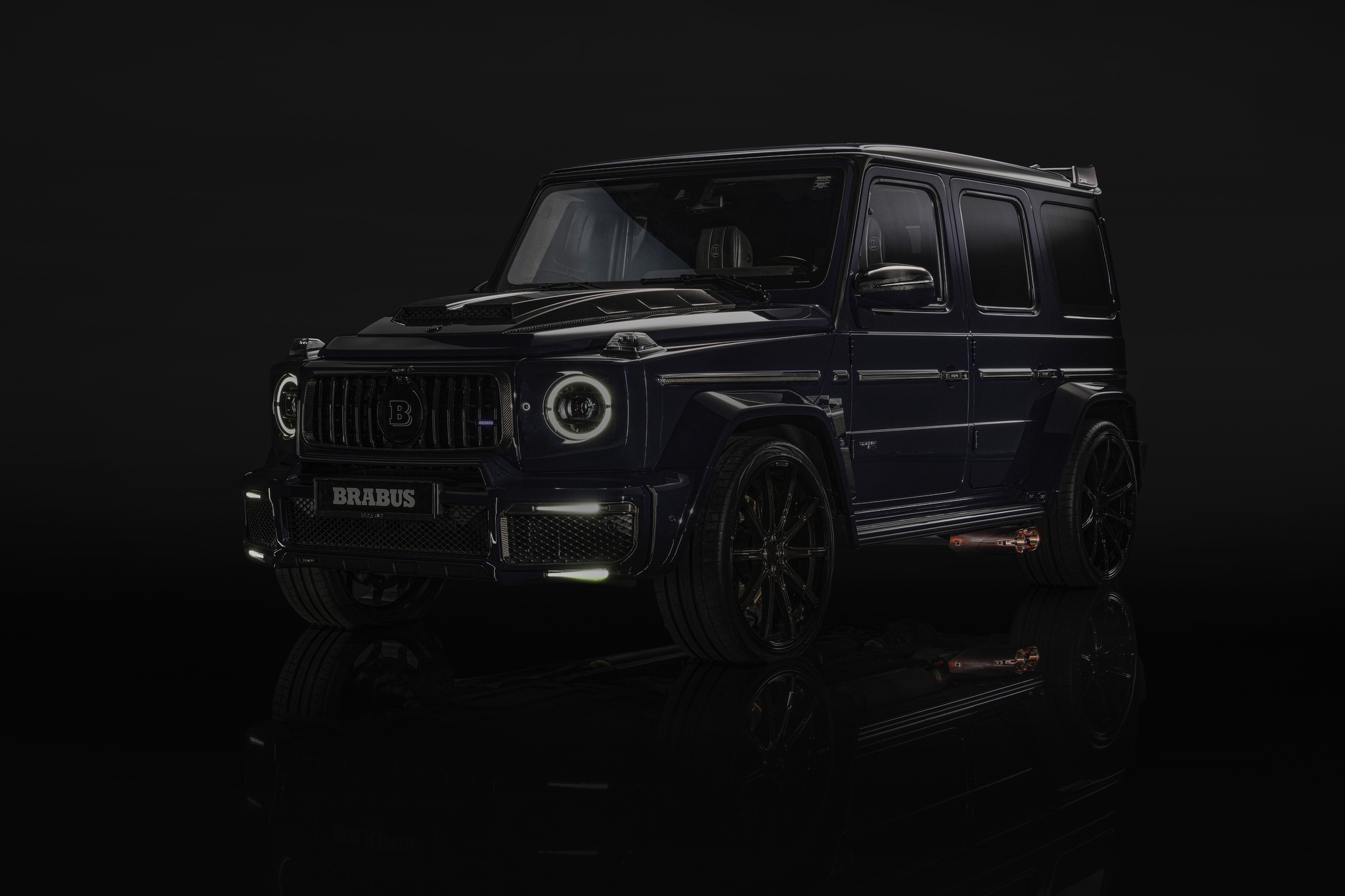 Brabus выпустил 900-сильный G-Class в комплекте с катером и часами — Motor