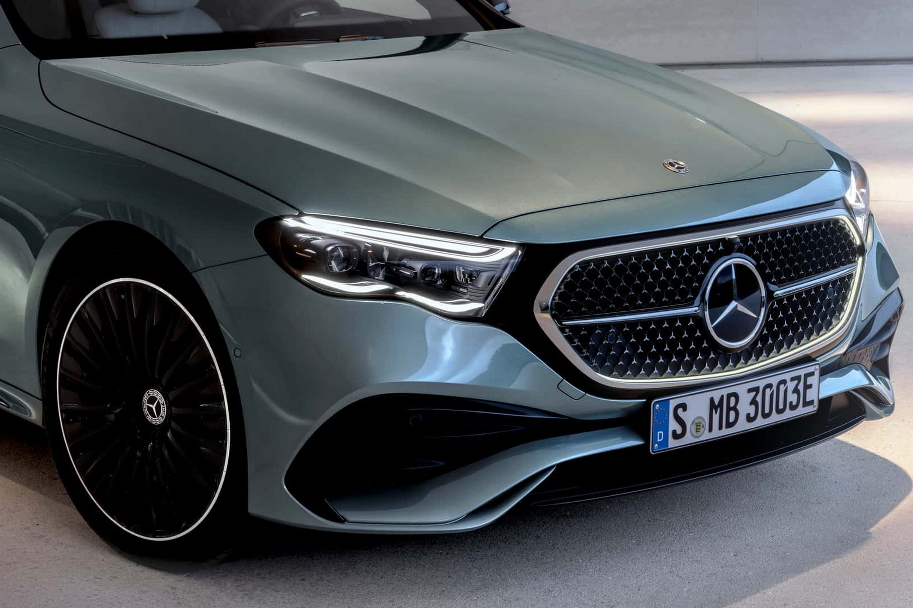 Mercedes-Benz сократит инвестиции в ДВС в пять раз за три года