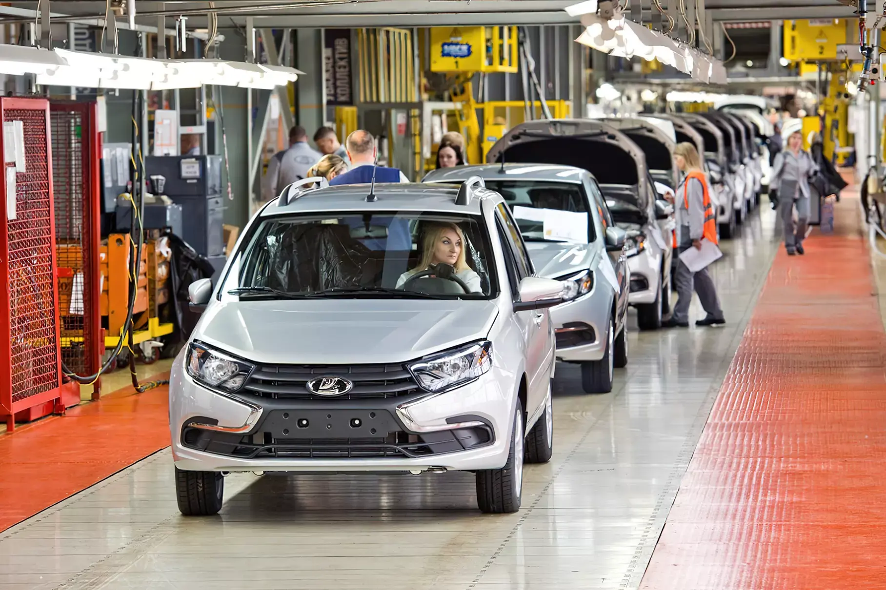 Национальный автомобильный союз предлагает сделать антикризисную Lada Granta безопаснее