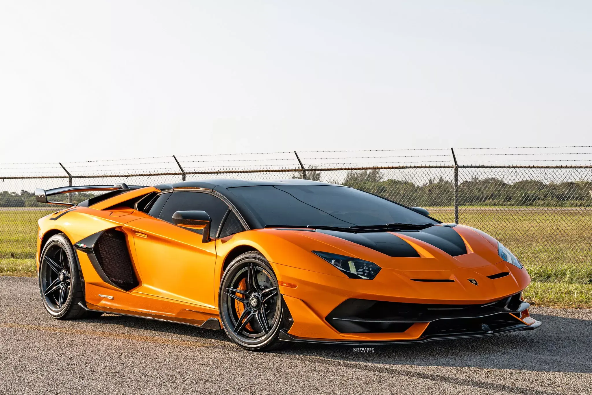 Для суперкара Lamborghini Aventador SVJ выпустили карбоновые колёсные диски