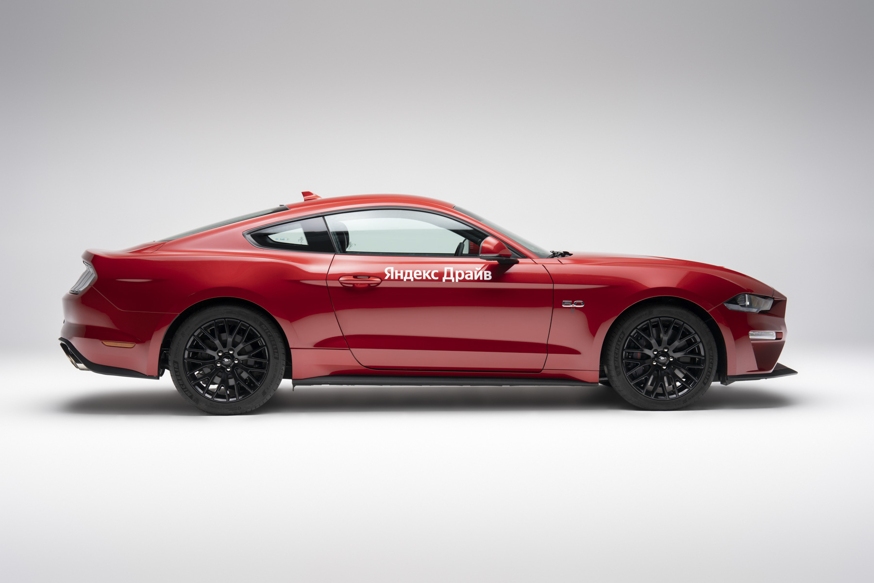 В столичном каршеринге появились новые Ford Mustang GT — Motor