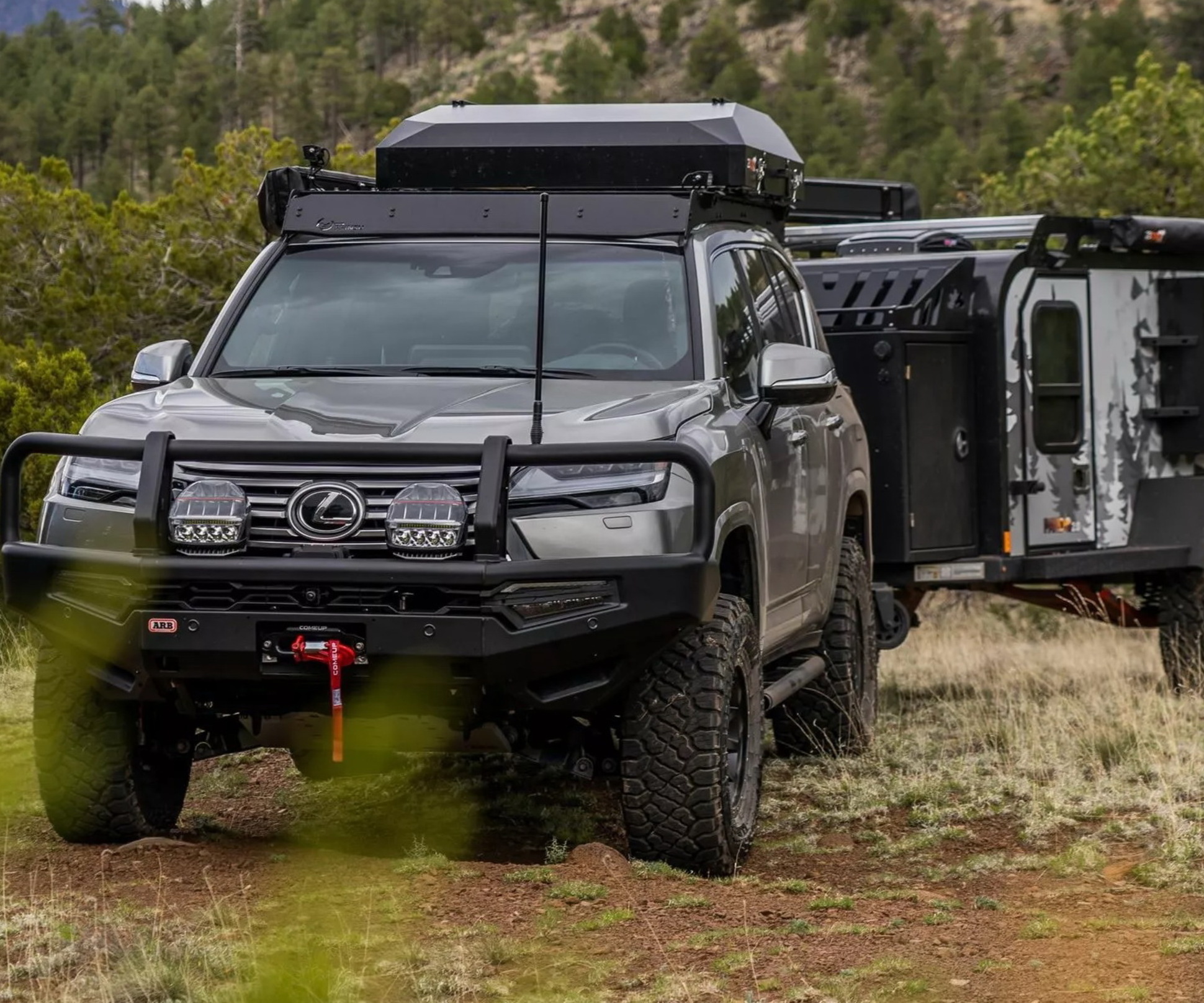 Новый Lexus LX превратили в вездеход с палаткой и походной кухней — Motor