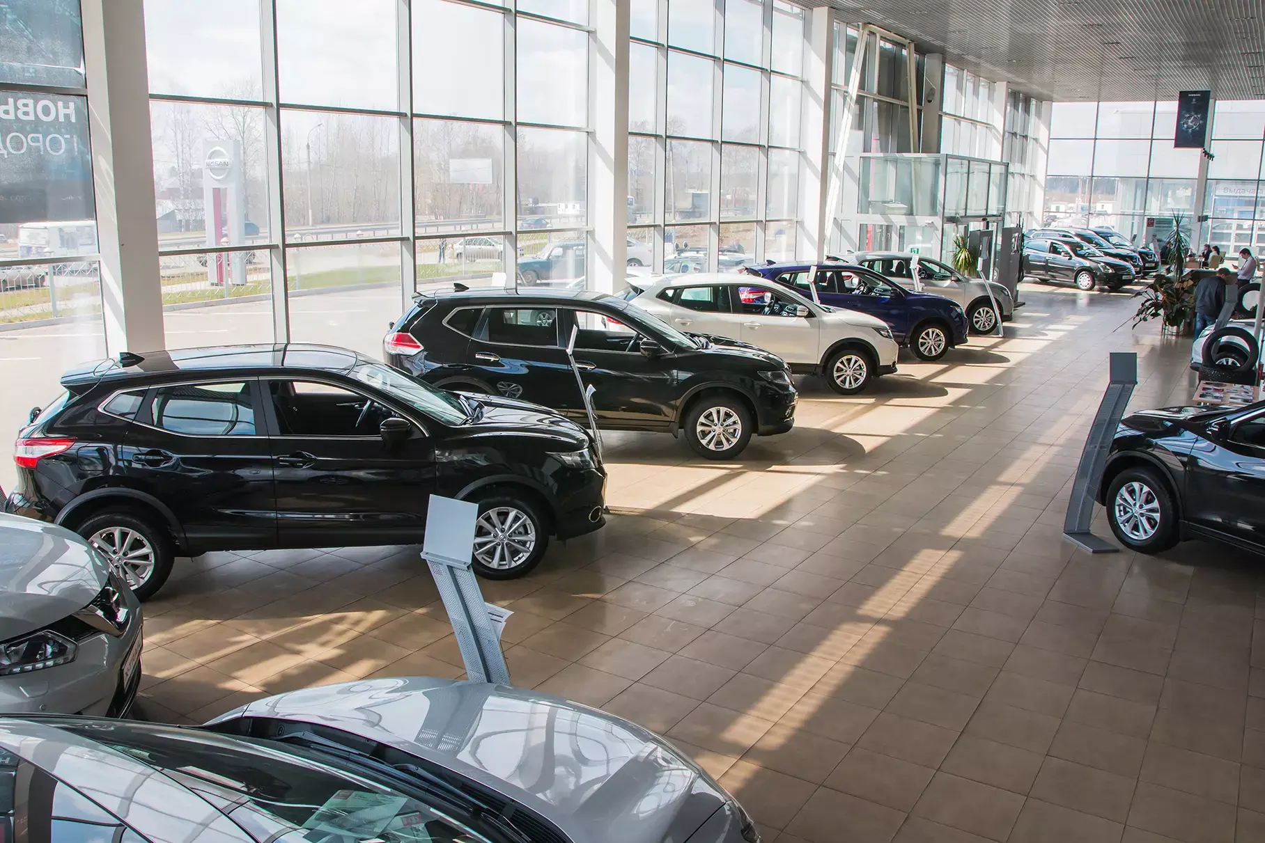 Стало известно, сколько денег россияне потратили на новые автомобили в апреле