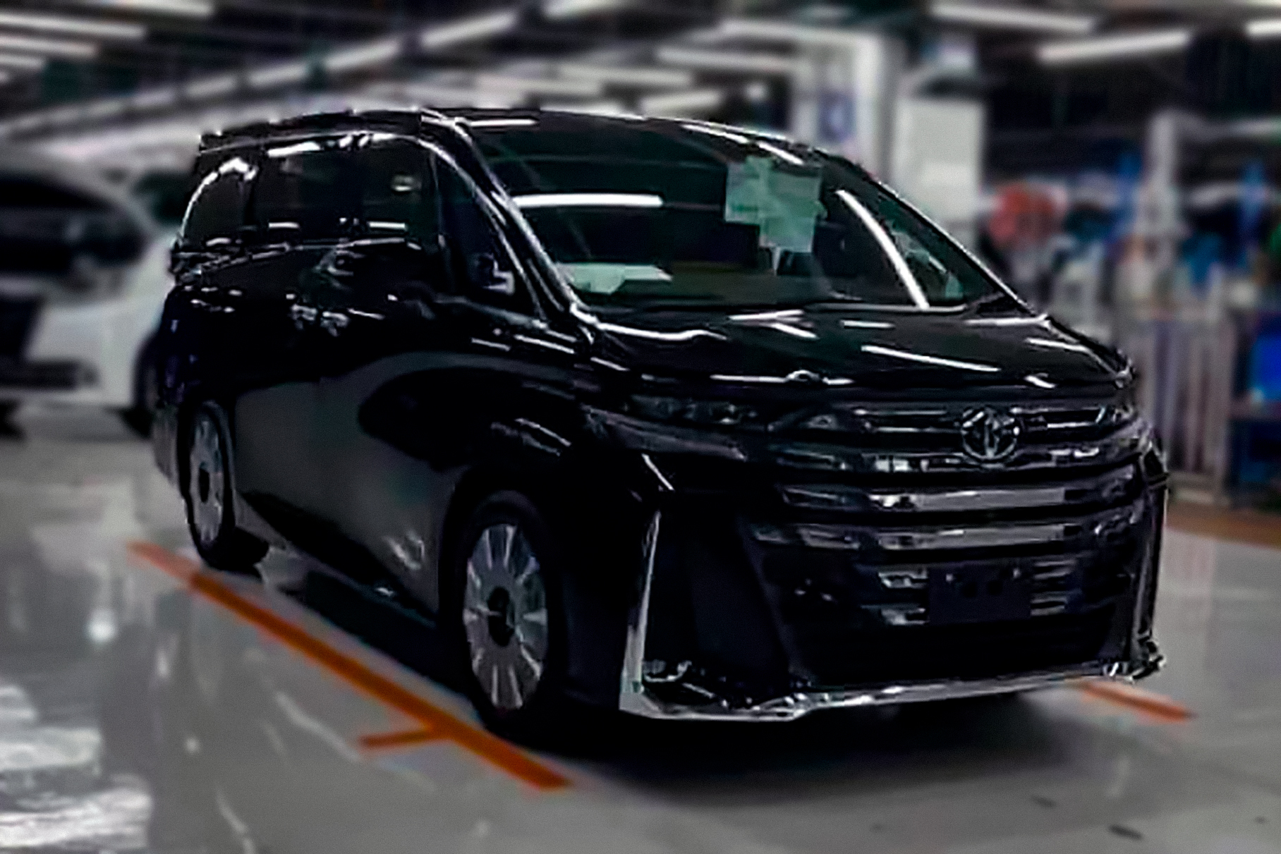 Вот так будет выглядеть новая Toyota Alphard — Motor