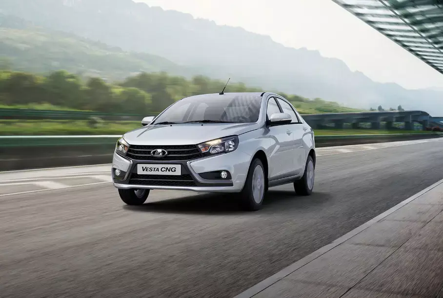 Раскрыт срок выпуска битопливной версии новой Lada Vesta