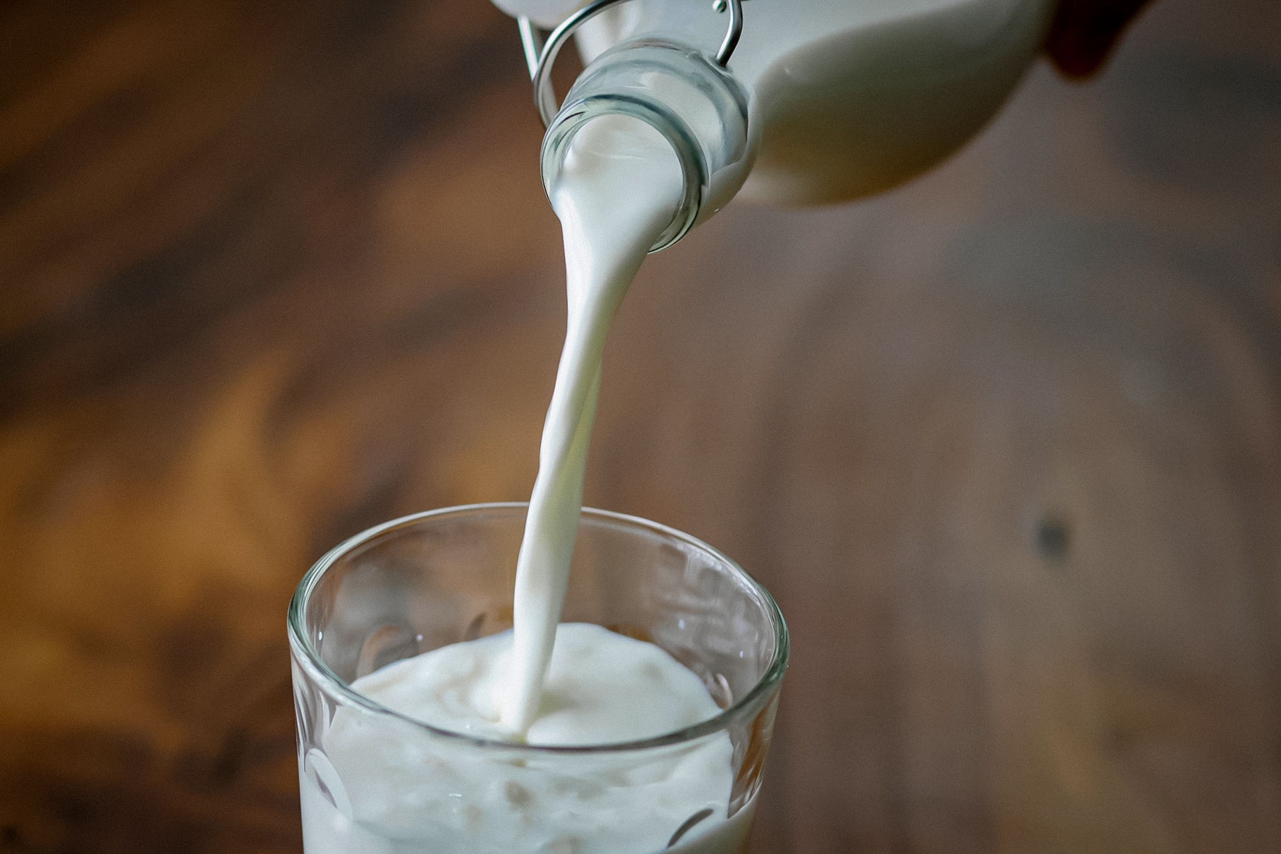 Для автомобилей разработают новое биотопливо из молока