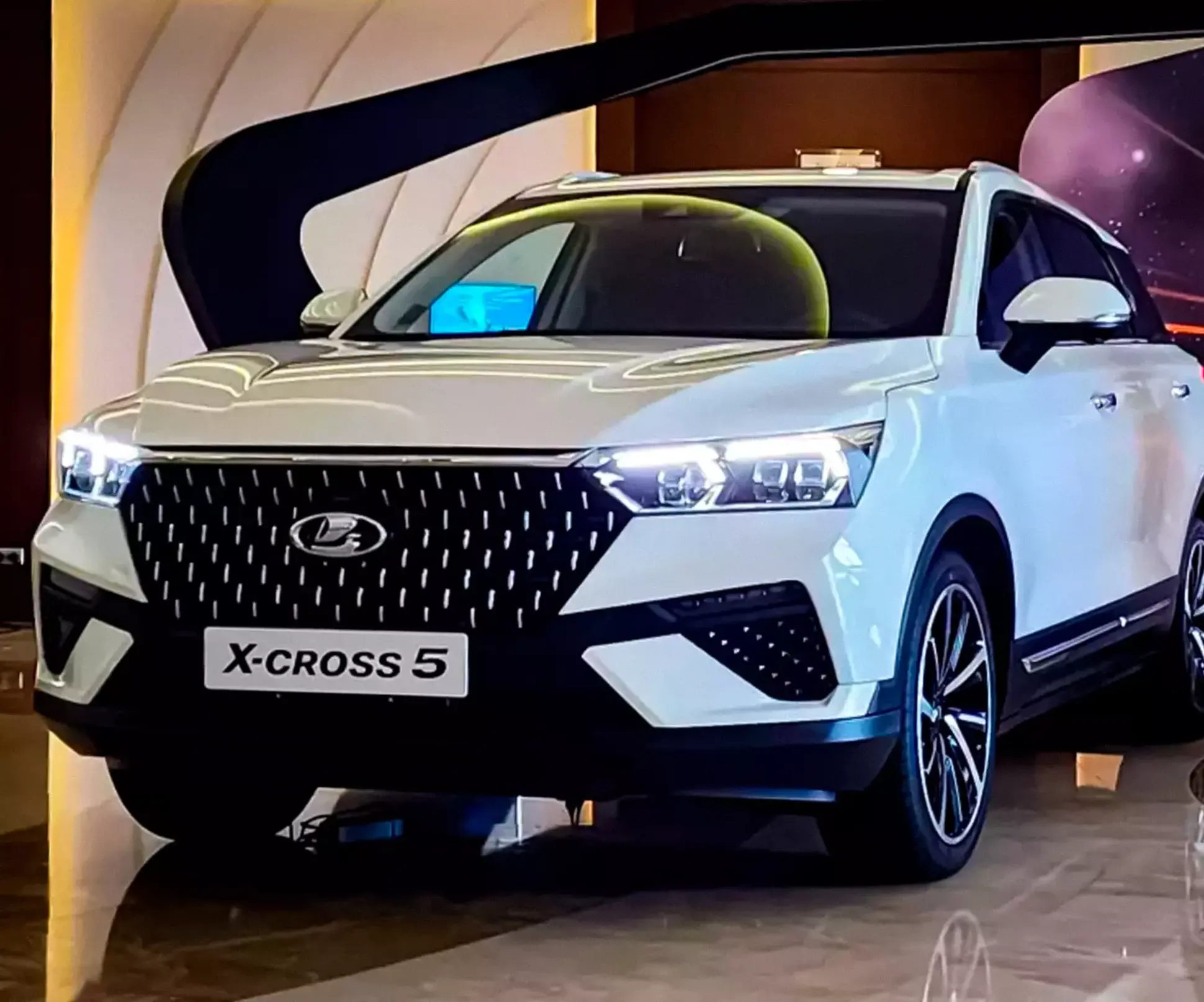 Кроссовер Lada X-Cross 5: подробности о комплектациях и оснащении — Motor