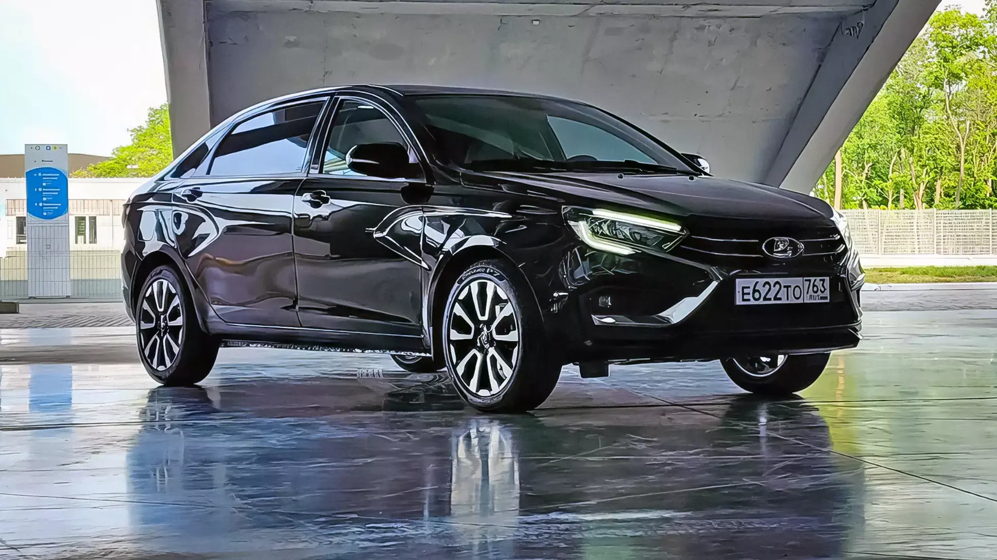 Видео: новая Lada Vesta Aura не завелась с первого раза — Motor