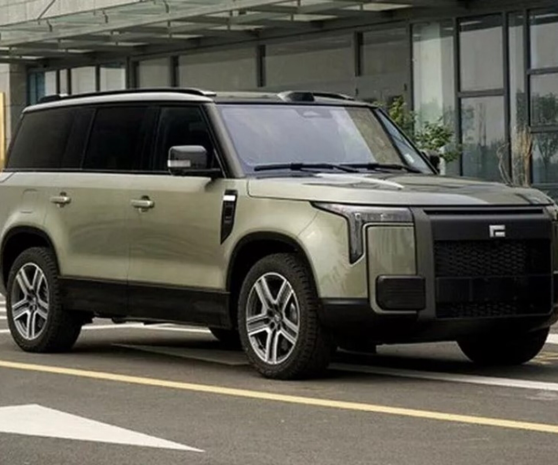 В Китае показали аналог Land Rover Defender — Motor