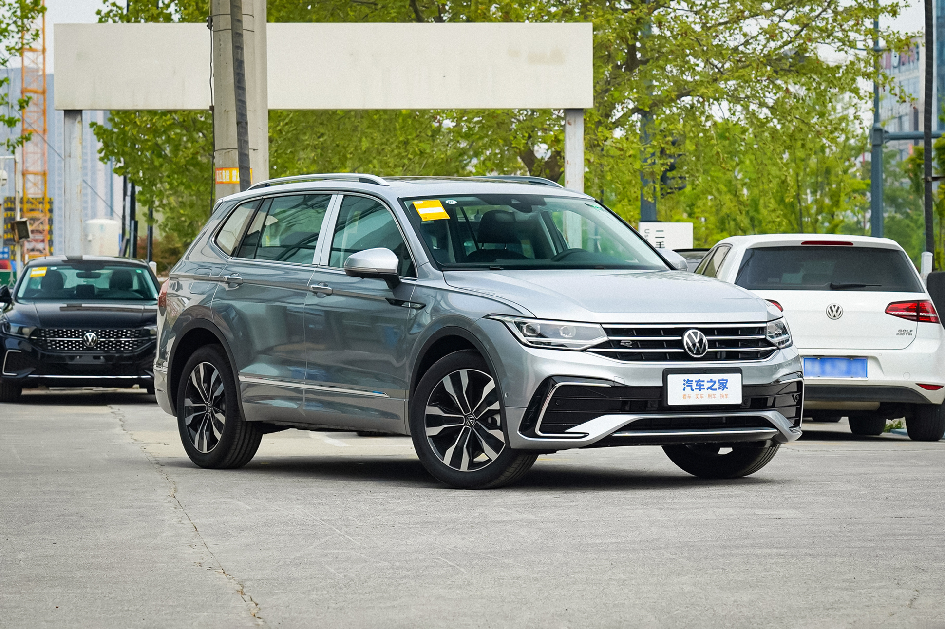 В России появился в продаже семиместный Volkswagen Tiguan — Motor