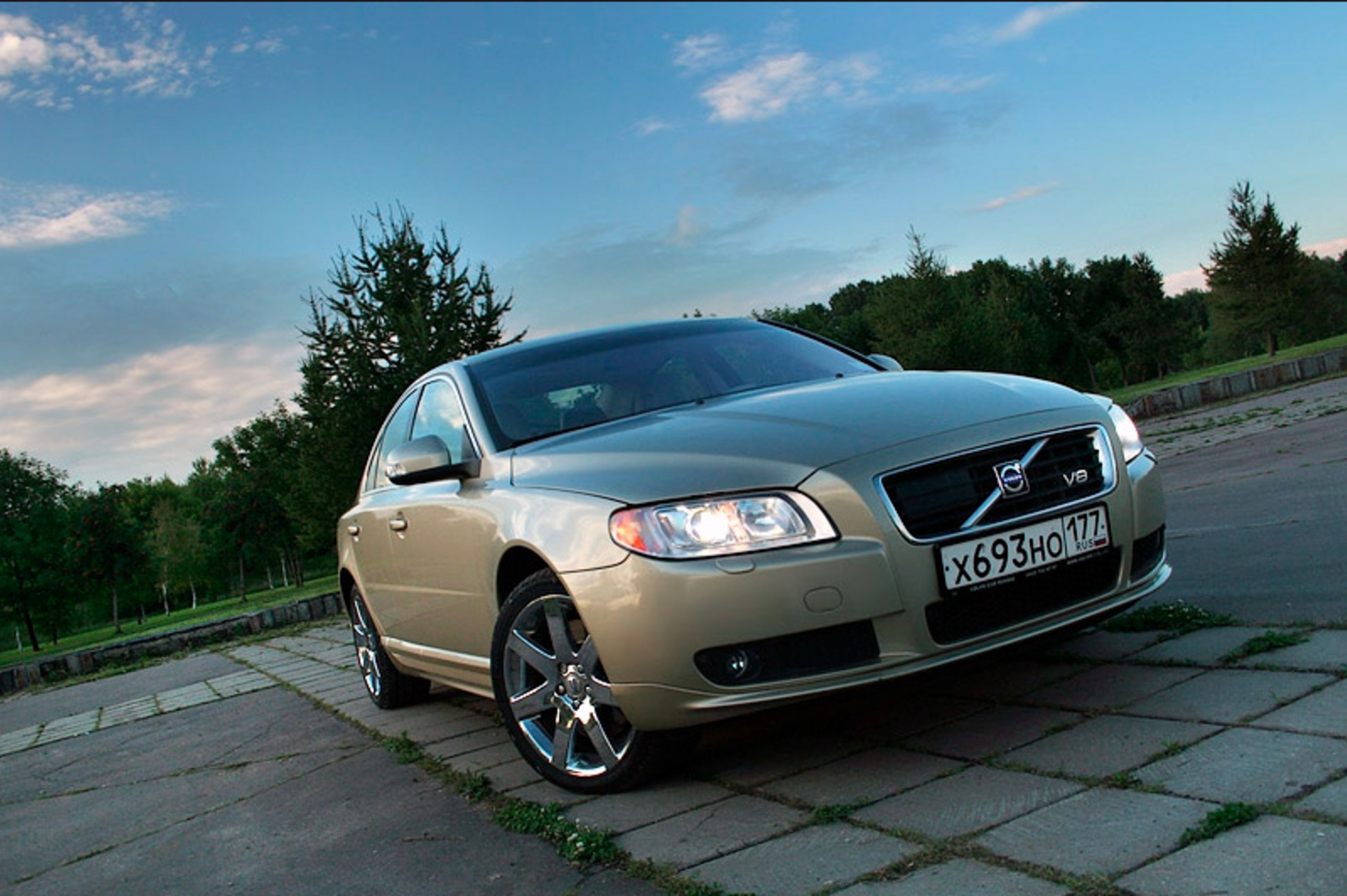 Тест-драйв Volvo S80 с поперечной «восьмеркой» — Тест-драйв — Motor