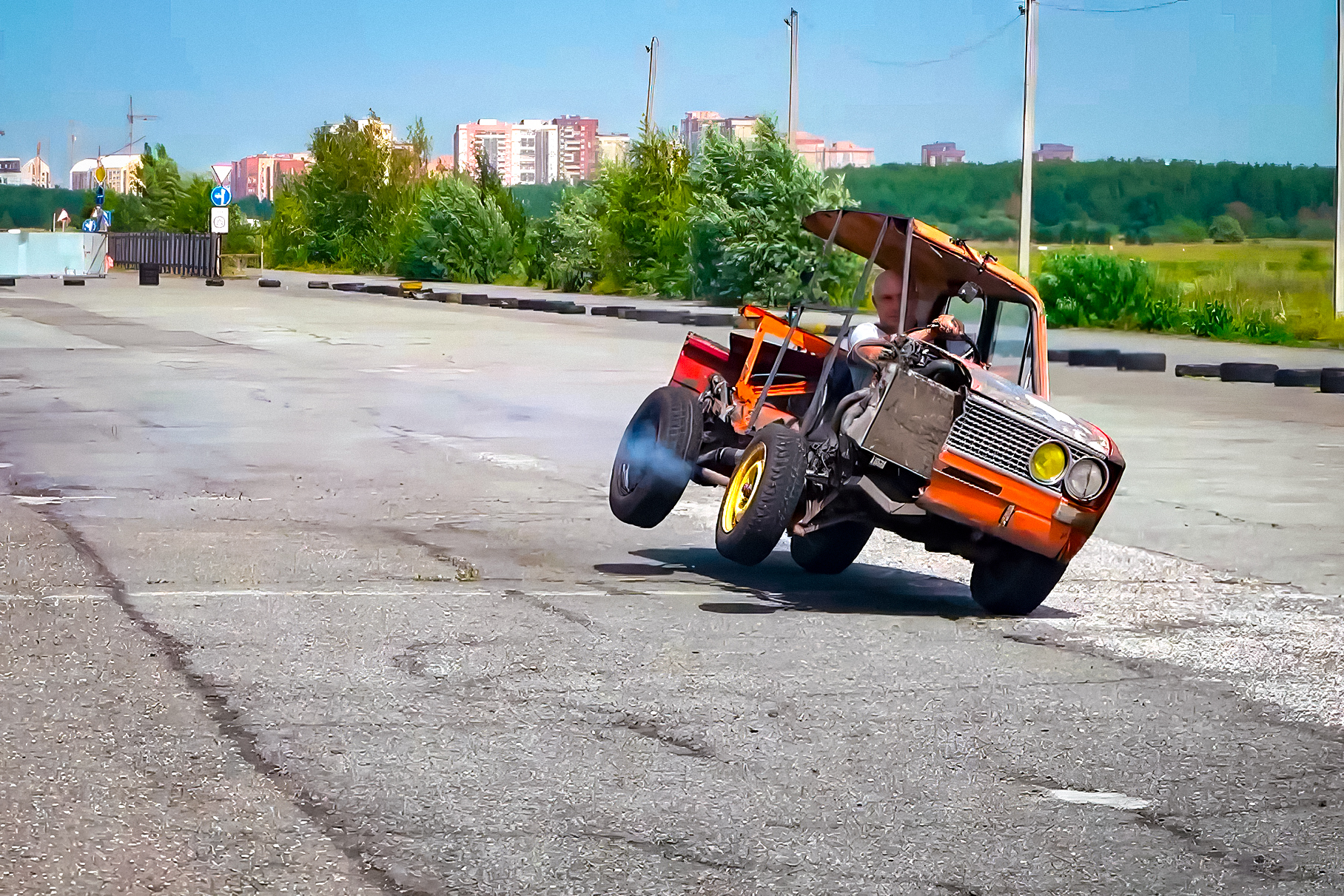 Видео: посмотрите на «арабский» дрифт на половине «Жигулей» — Motor