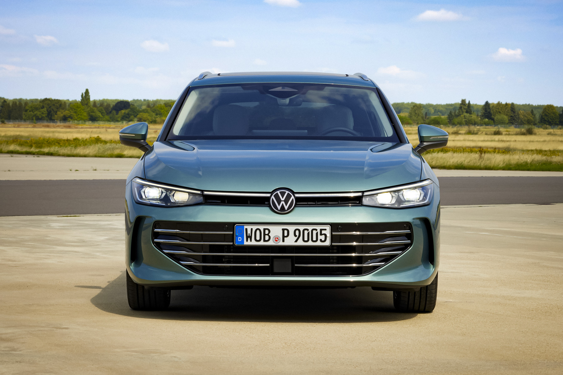 Volkswagen представил новый Passat, который разработала Skoda
