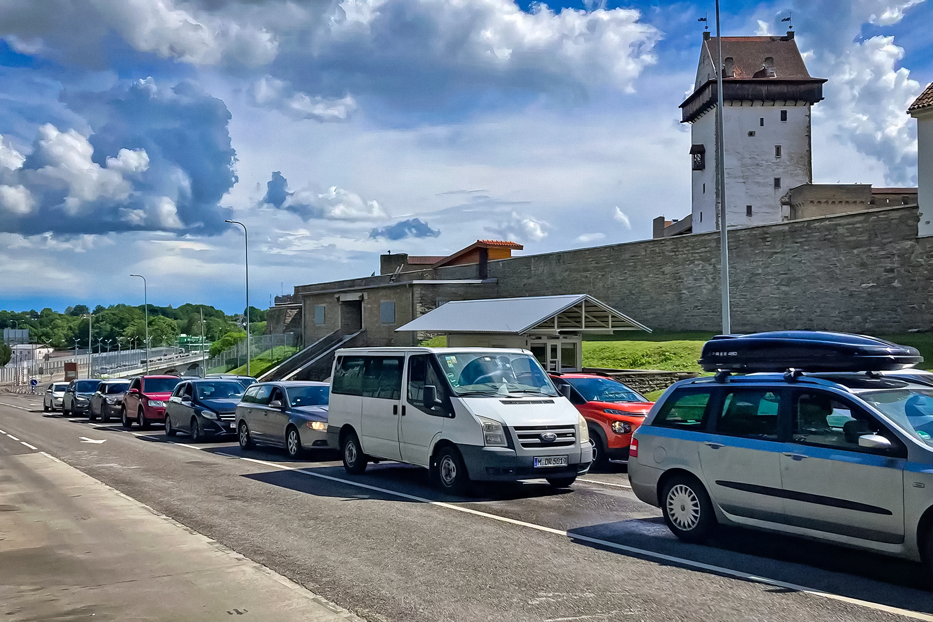 С 13 сентября Эстония закрывает въезд для российских автомобилистов