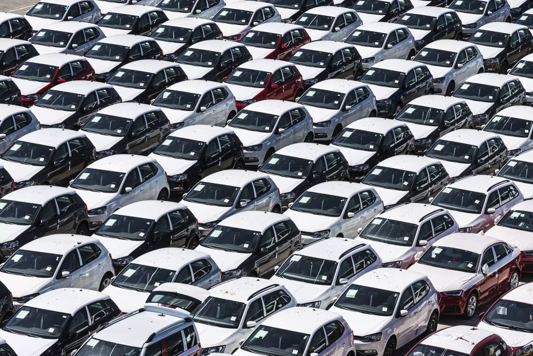С 1 октября в России ограничат параллельный импорт автомобилей