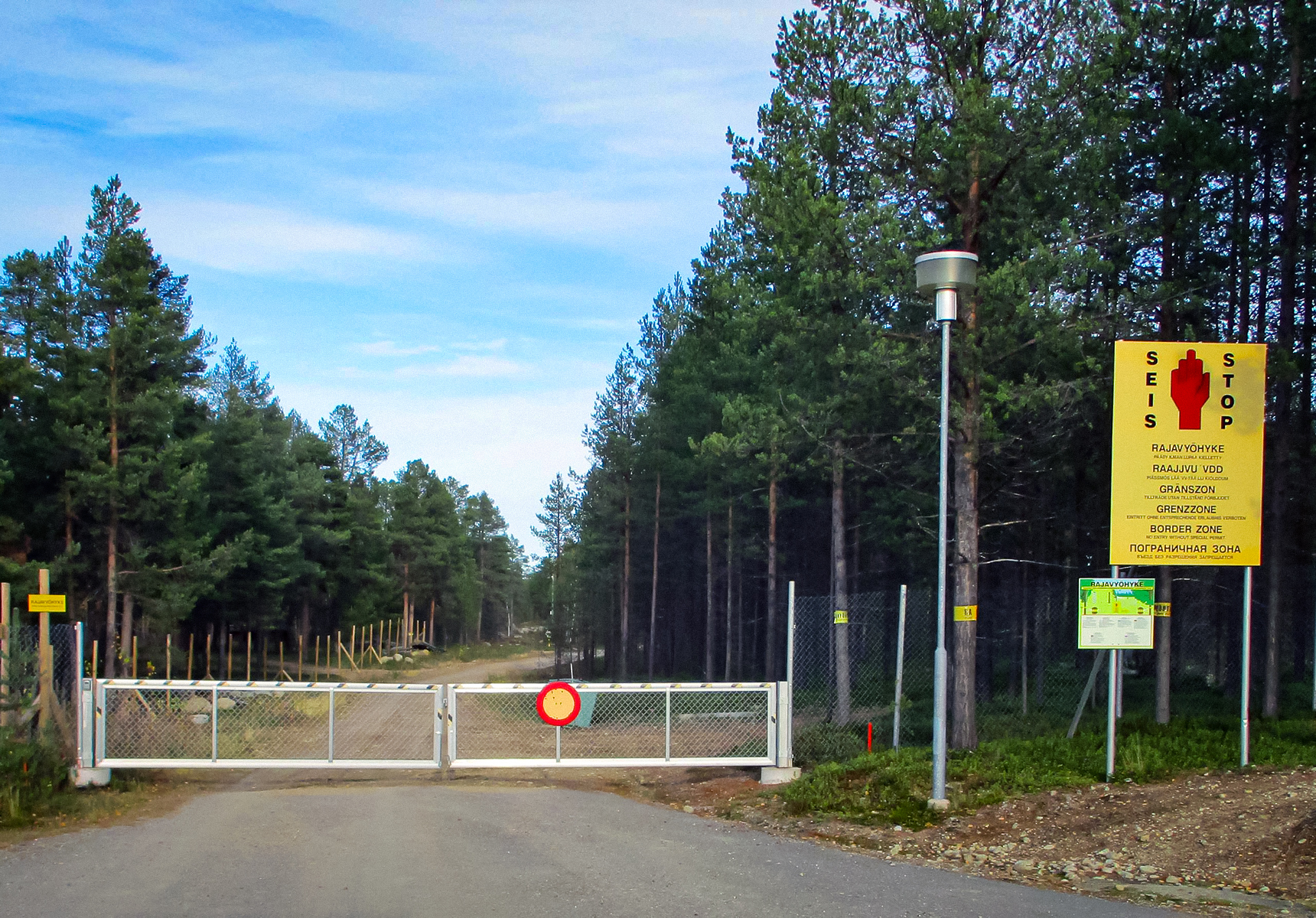 Финляндия стала еще одной европейской страной, которая запретила въезд машин с российскими номерами