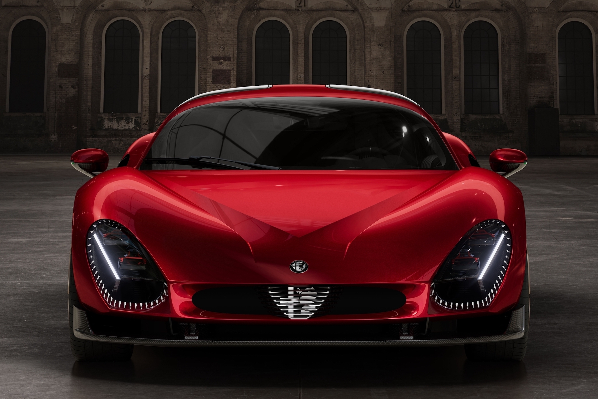 Alfa Romeo готовит новый электрический суперкар в стиле ретро