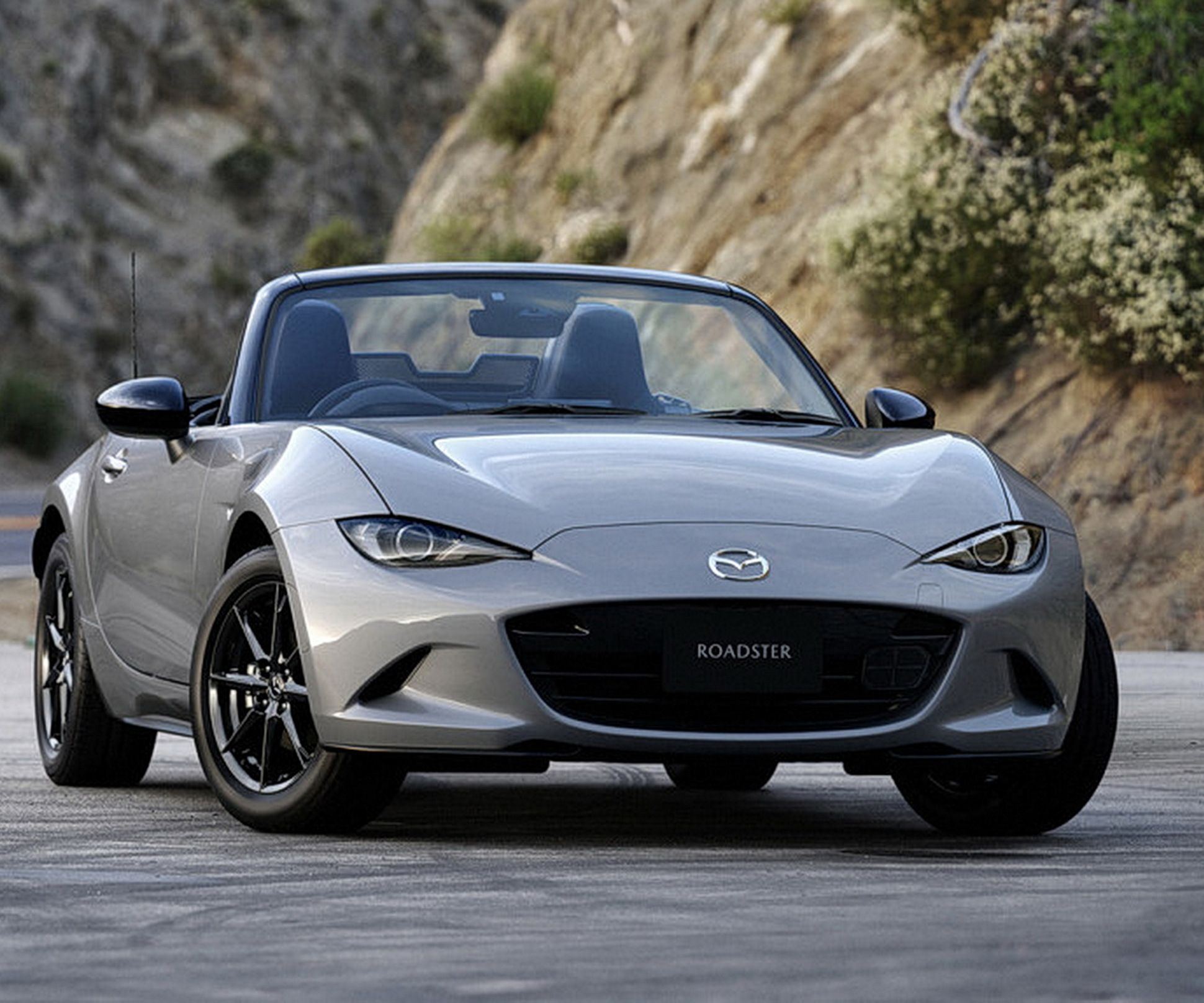 Mazda добавила современные опции родстеру MX-5 — Motor