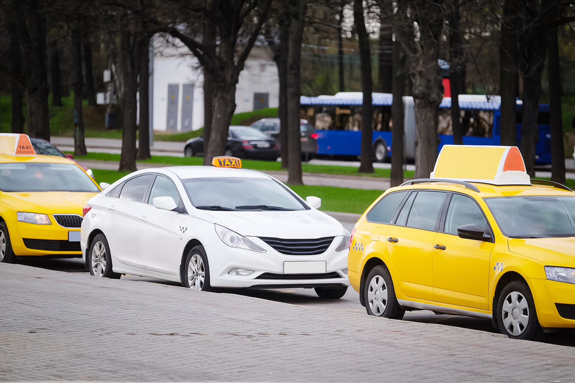 Стало известно, как повлияют новые требования к ОСАГО на стоимость такси —  Motor