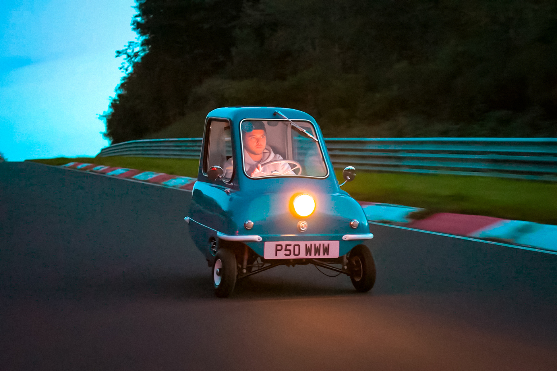 Видео: самый медленный автомобиль в мире испытали на Нюрбургринге — Motor