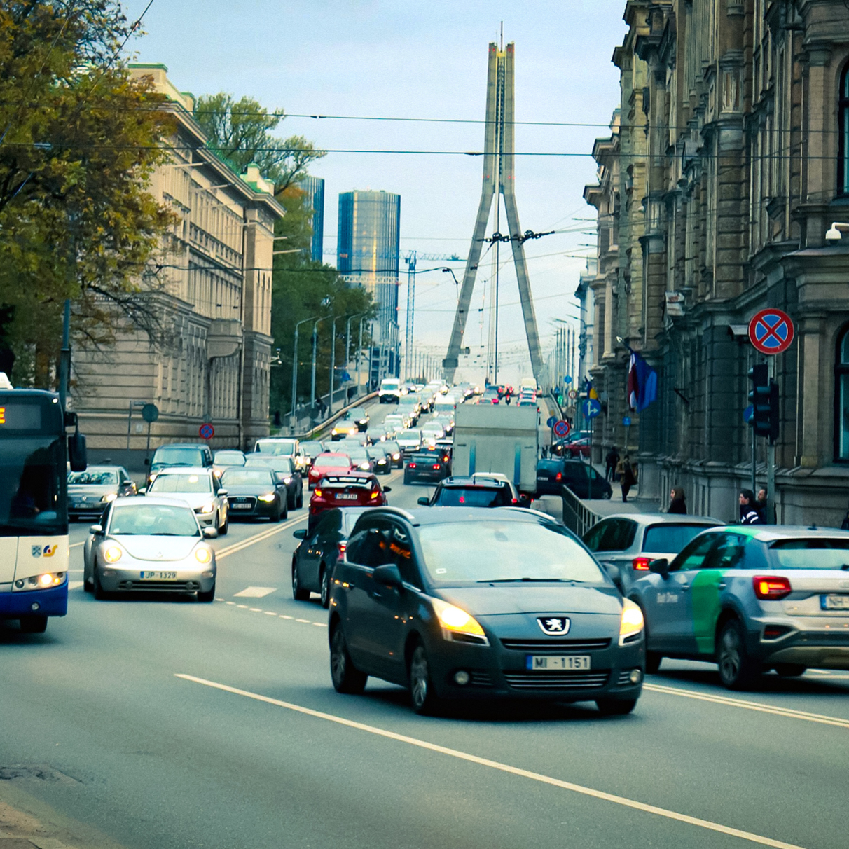 Латвия определилась, что делать с автомобилями россиян — Motor