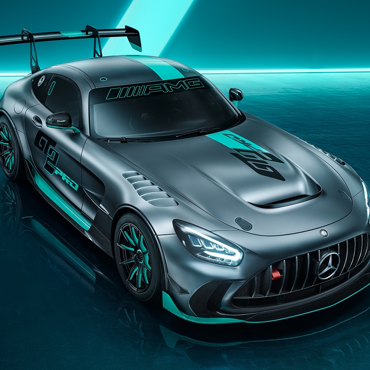 Mercedes-AMG показал мощнейший спорткар для трек-дней GT2 Pro — Motor