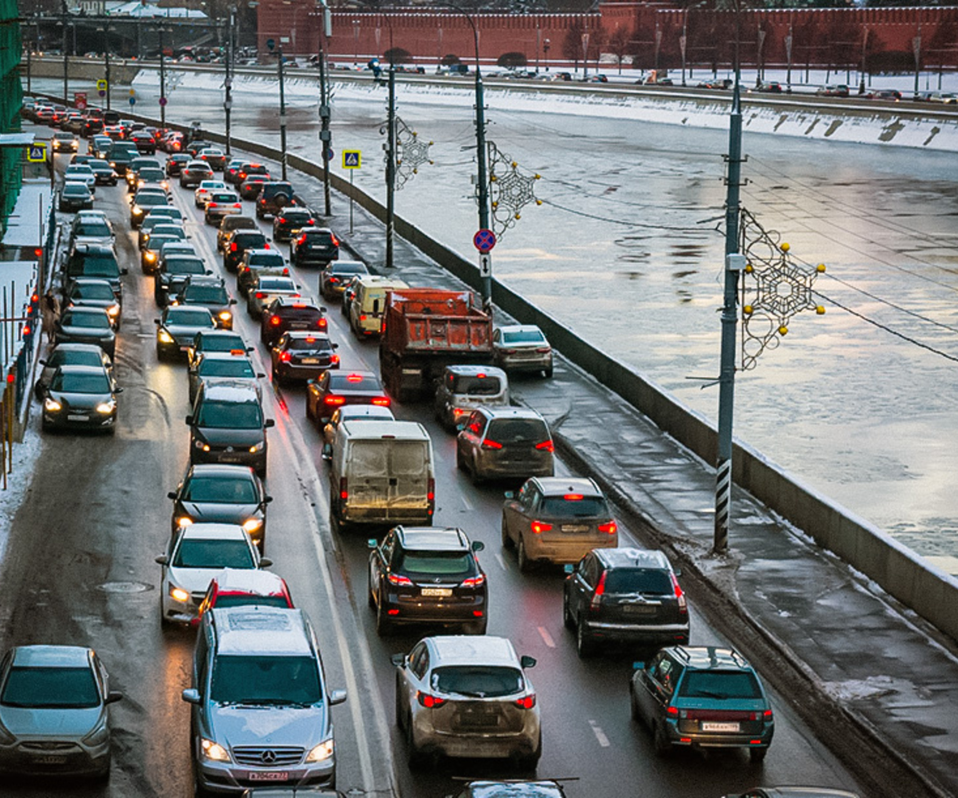 На дорогах Москвы стало меньше машин. И вот почему — Motor