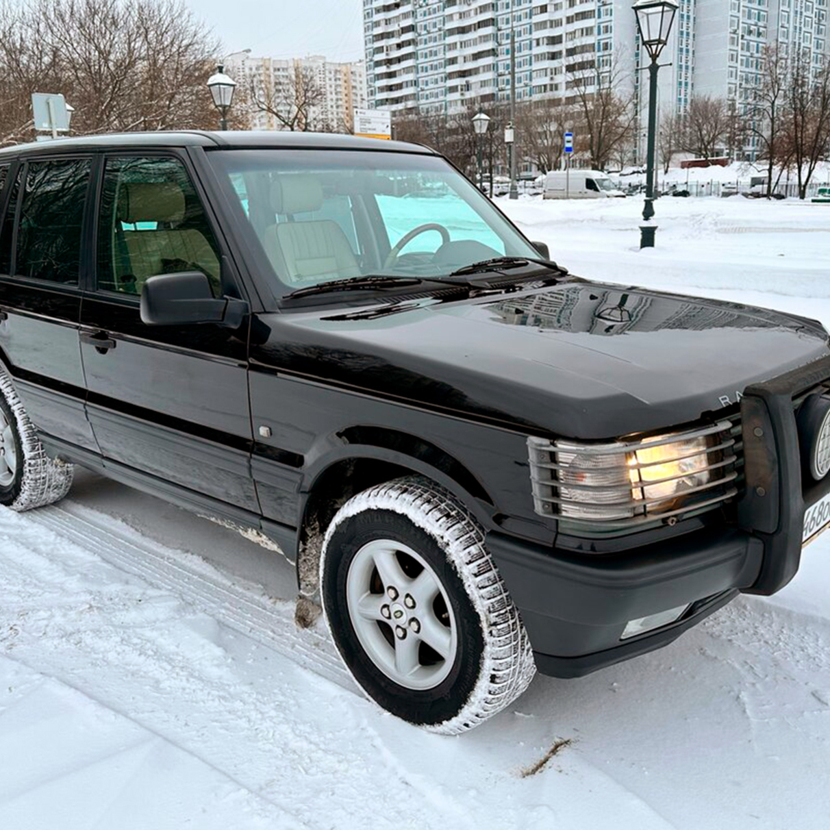 Почти новый 23-летний Range Rover продают в Москве за два миллиона рублей —  Motor