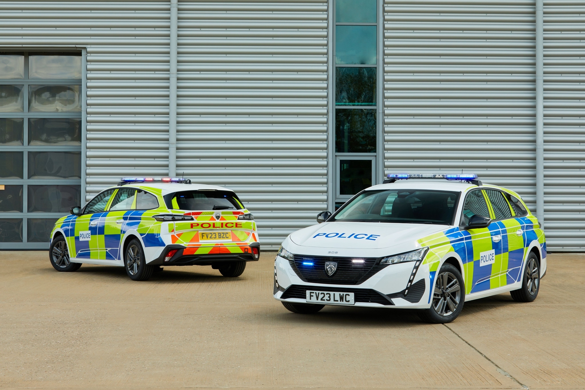 Новый Peugeot 308 поступил на службу в британскую полицию