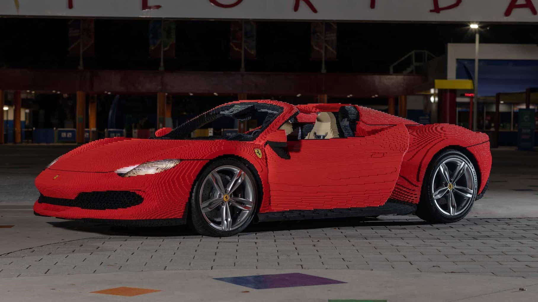 В США из Lego собрали полноразмерный Ferrari 296 GTS