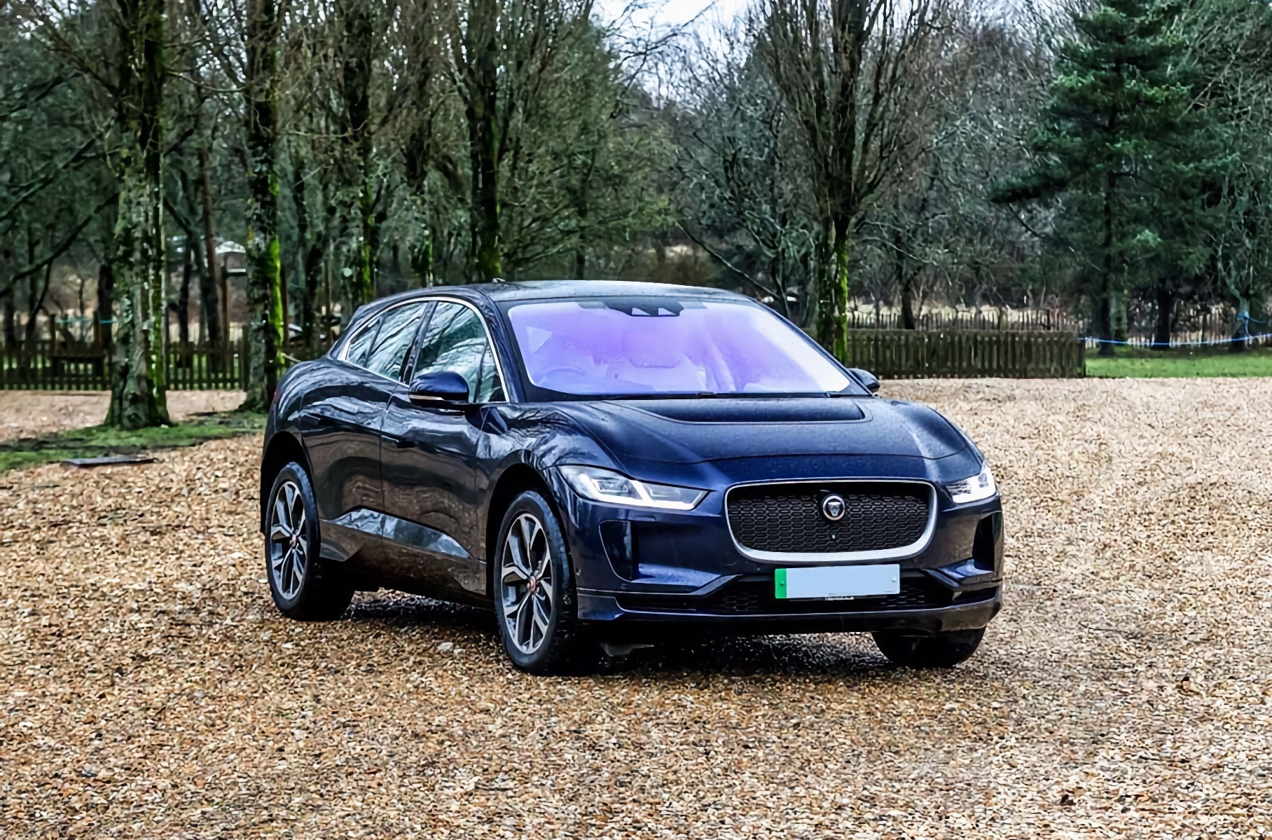 Лот дня: на продажу выставлен Jaguar I-Pace короля Чарльза III