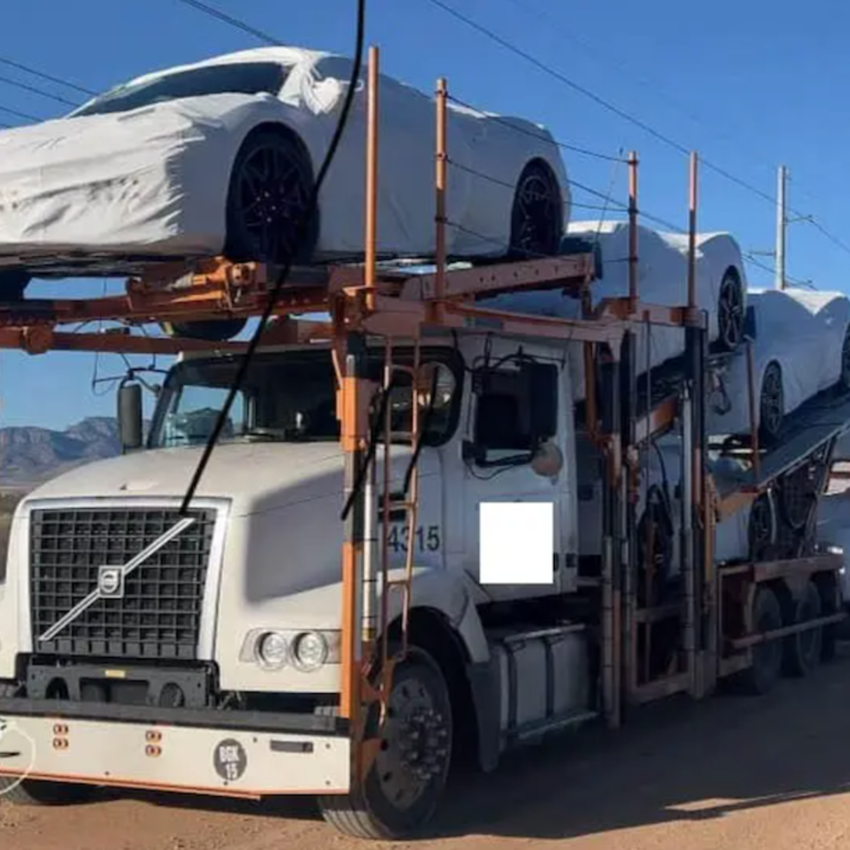 Американец угнал автовоз с Chevrolet Corvette, чтобы доехать до дома после  выхода из тюрьмы — Motor