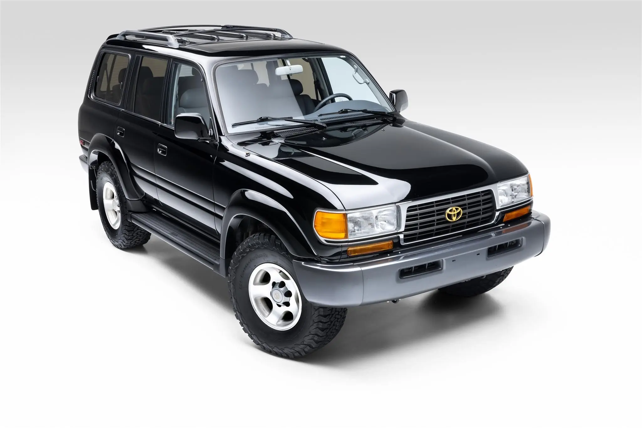 29-летний Toyota Land Cruiser в идеальном состоянии продали дороже нового « Крузака» — Motor