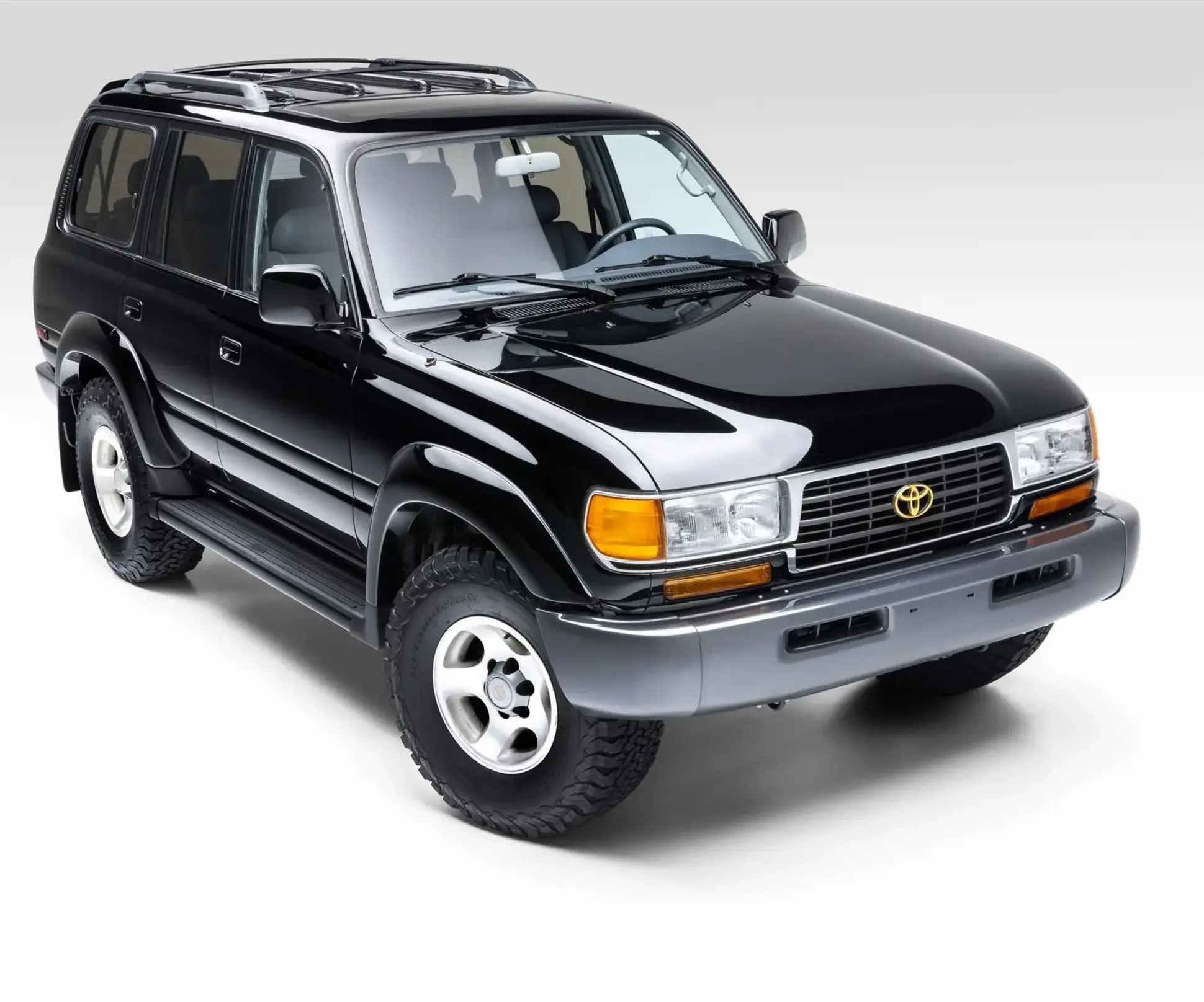 29-летний Toyota Land Cruiser в идеальном состоянии продали дороже нового  «Крузака» — Motor