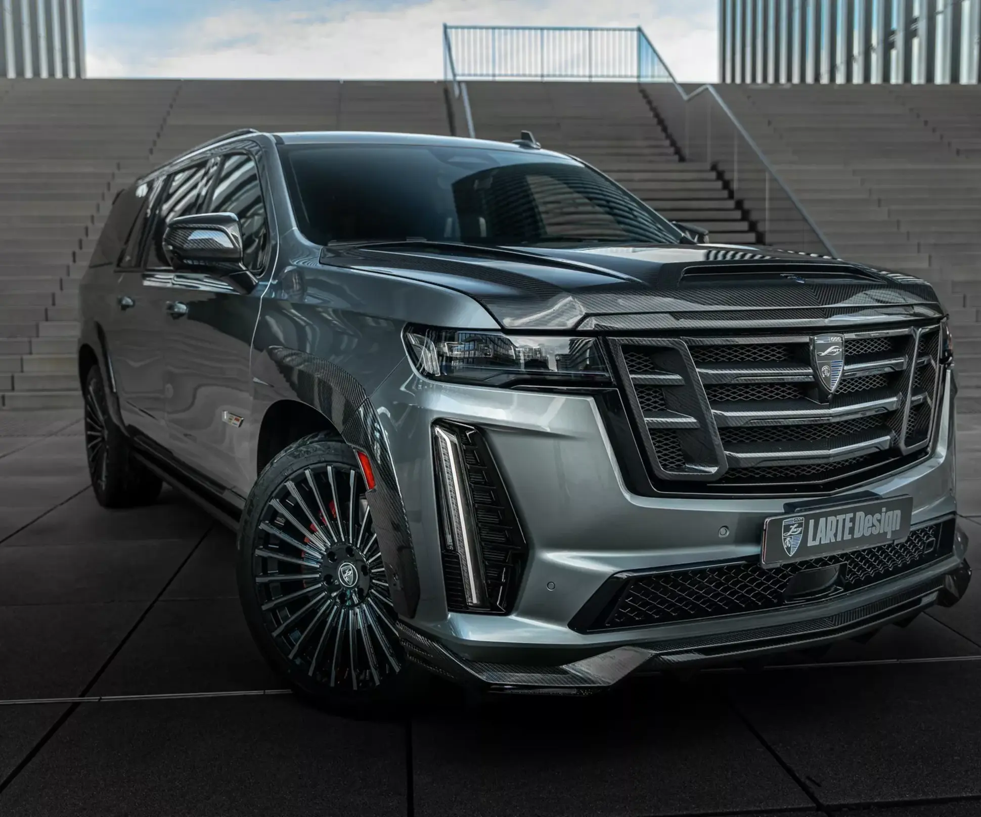 Российские тюнеры сделали для Cadillac Escalade обвес по цене автомобиля —  Motor