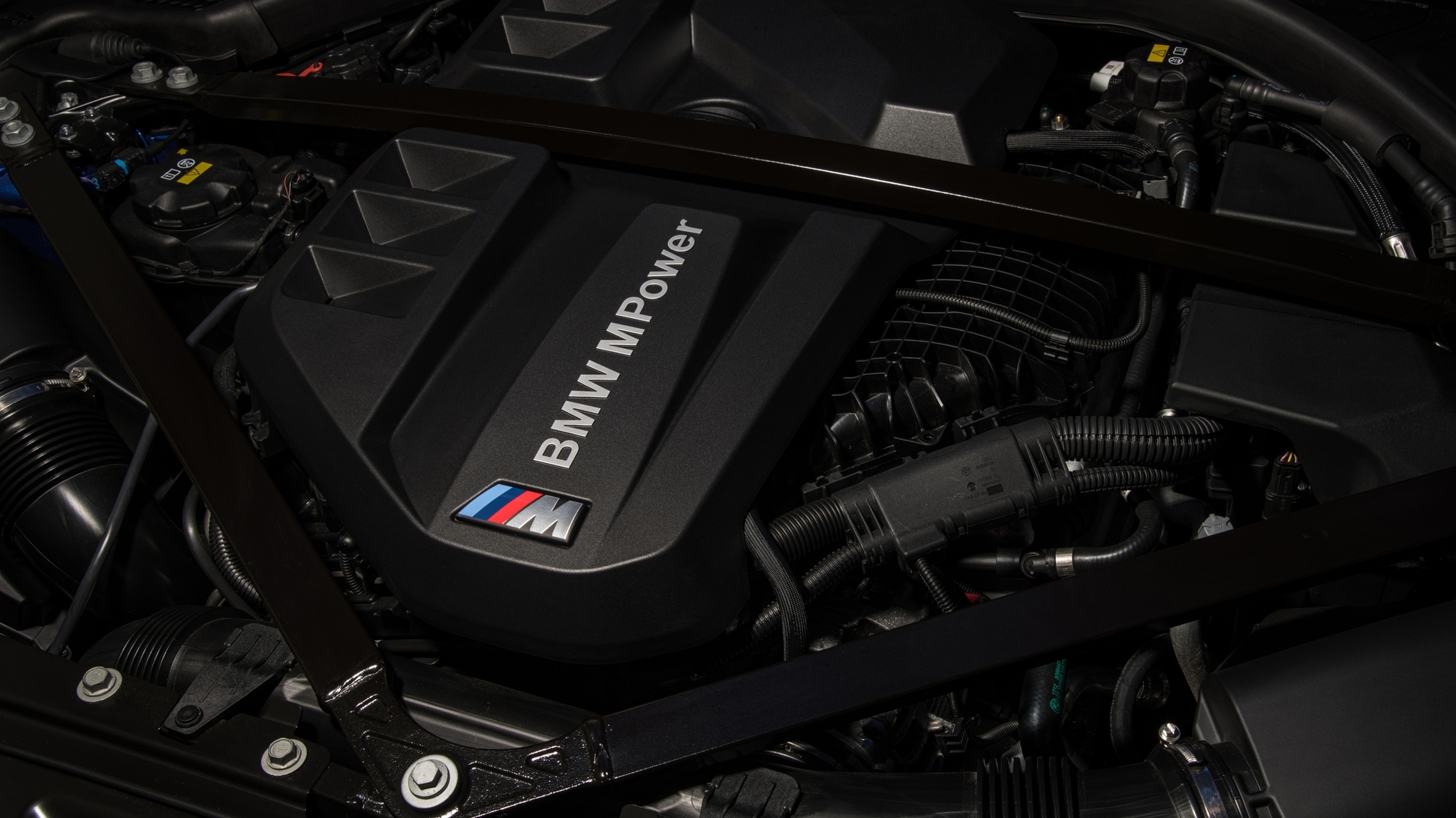 Новая BMW M3 сохранит бензиновый турбомотор. А М4 — нет — Motor