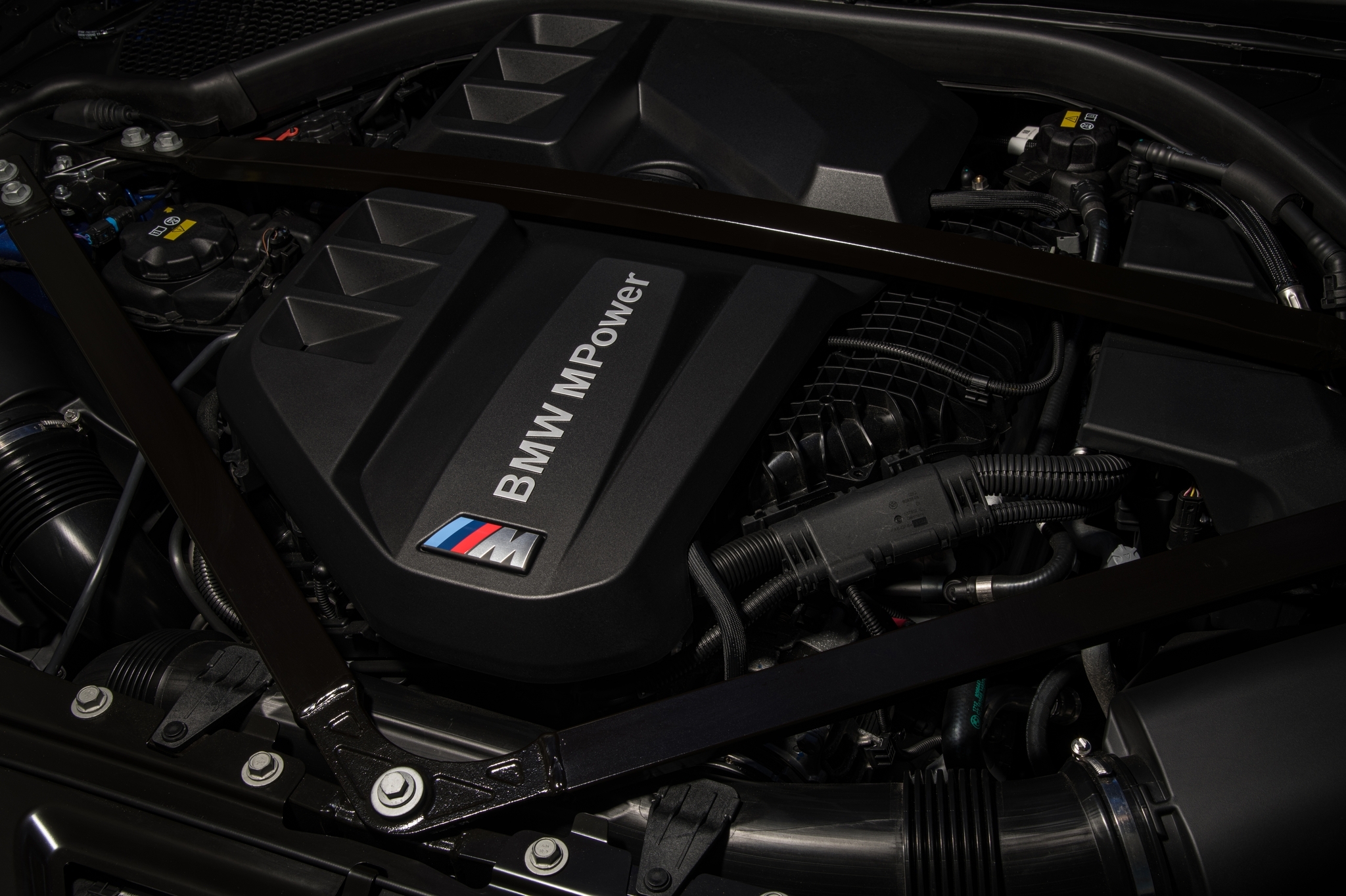 BMW оставит новому седану M3 бензиновый турбомотор и лишит его купе М4