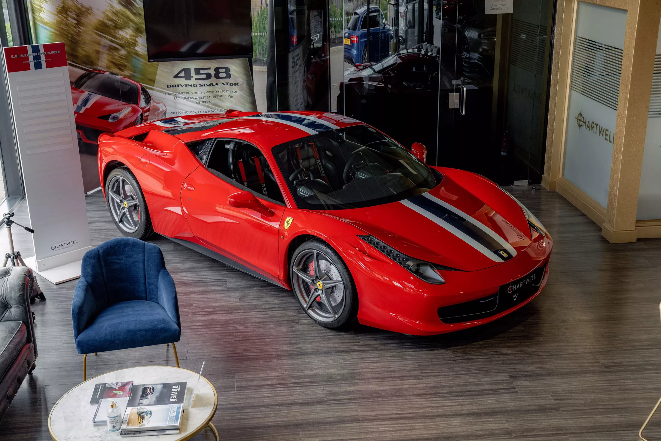 Посмотрите на Ferrari 458 с двумя рулями и без двигателя — Motor