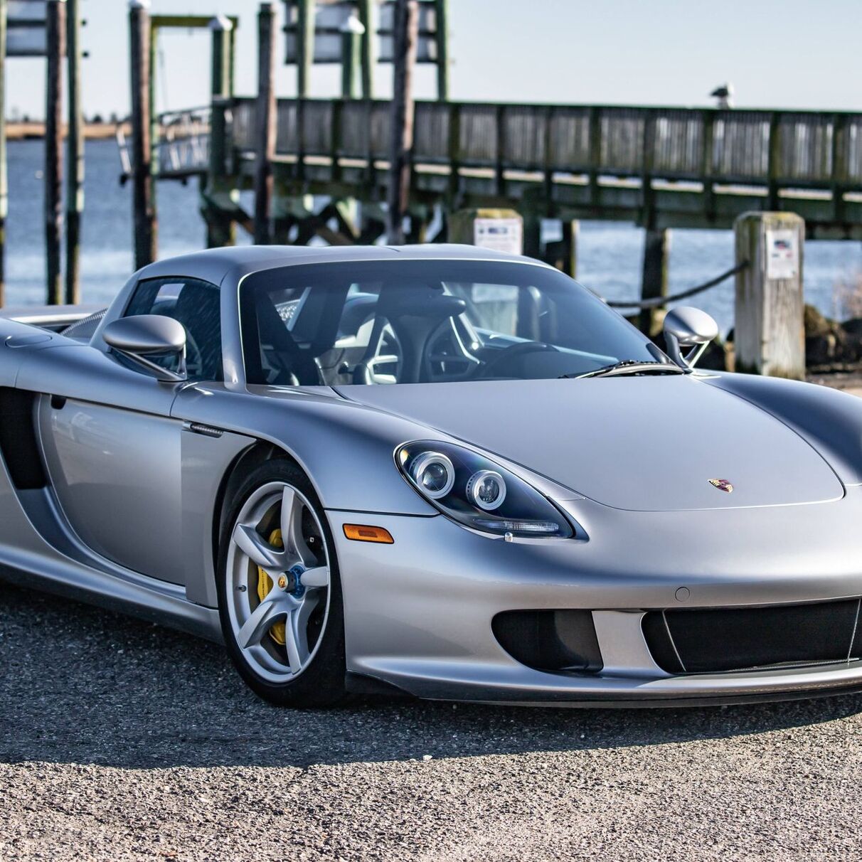 В продаже появилась редкая Porsche Carrera GT с особым декором — Motor