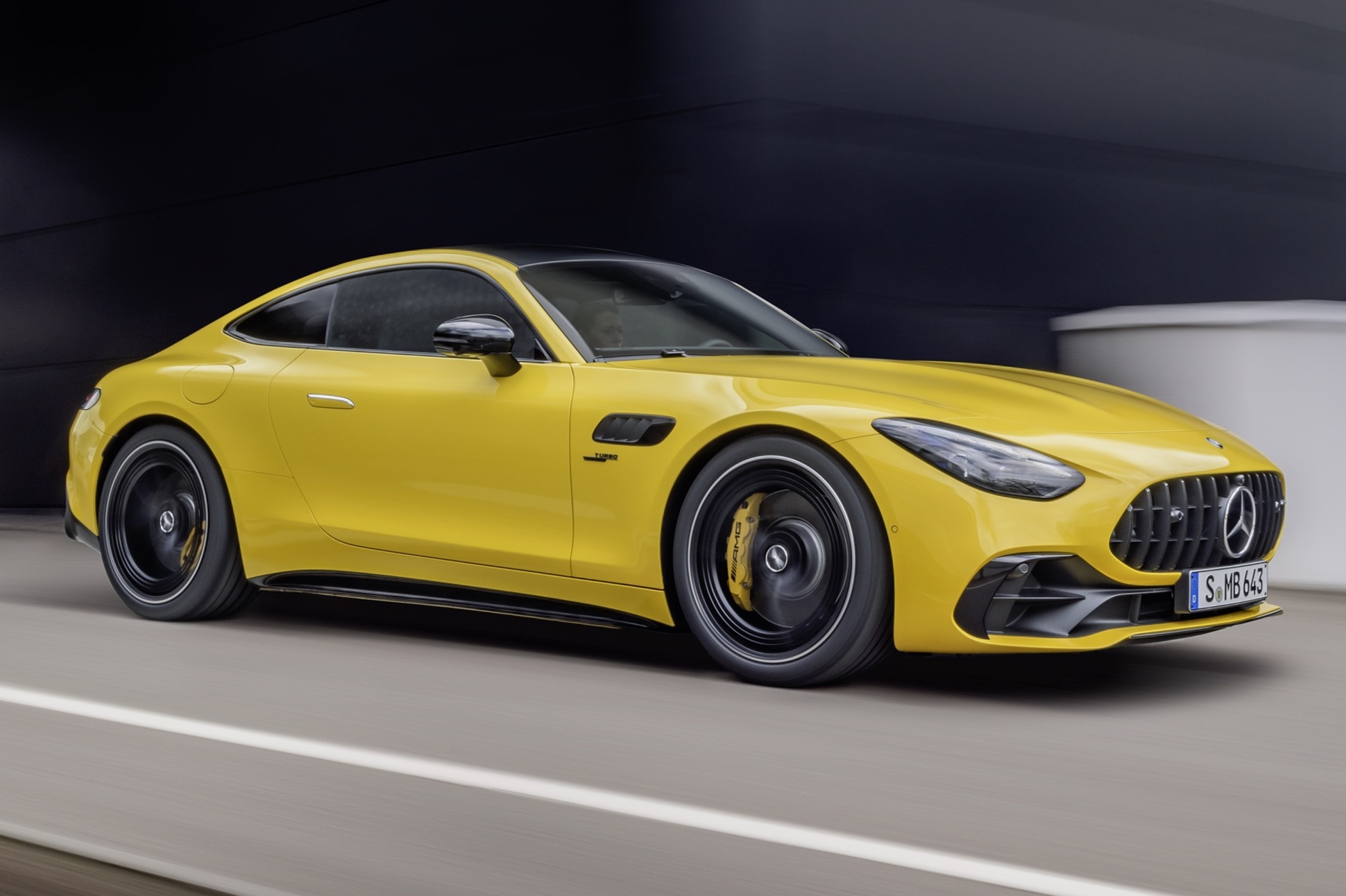 Новый Mercedes-AMG GT получил версию с четырехцилиндровым двигателем — Motor