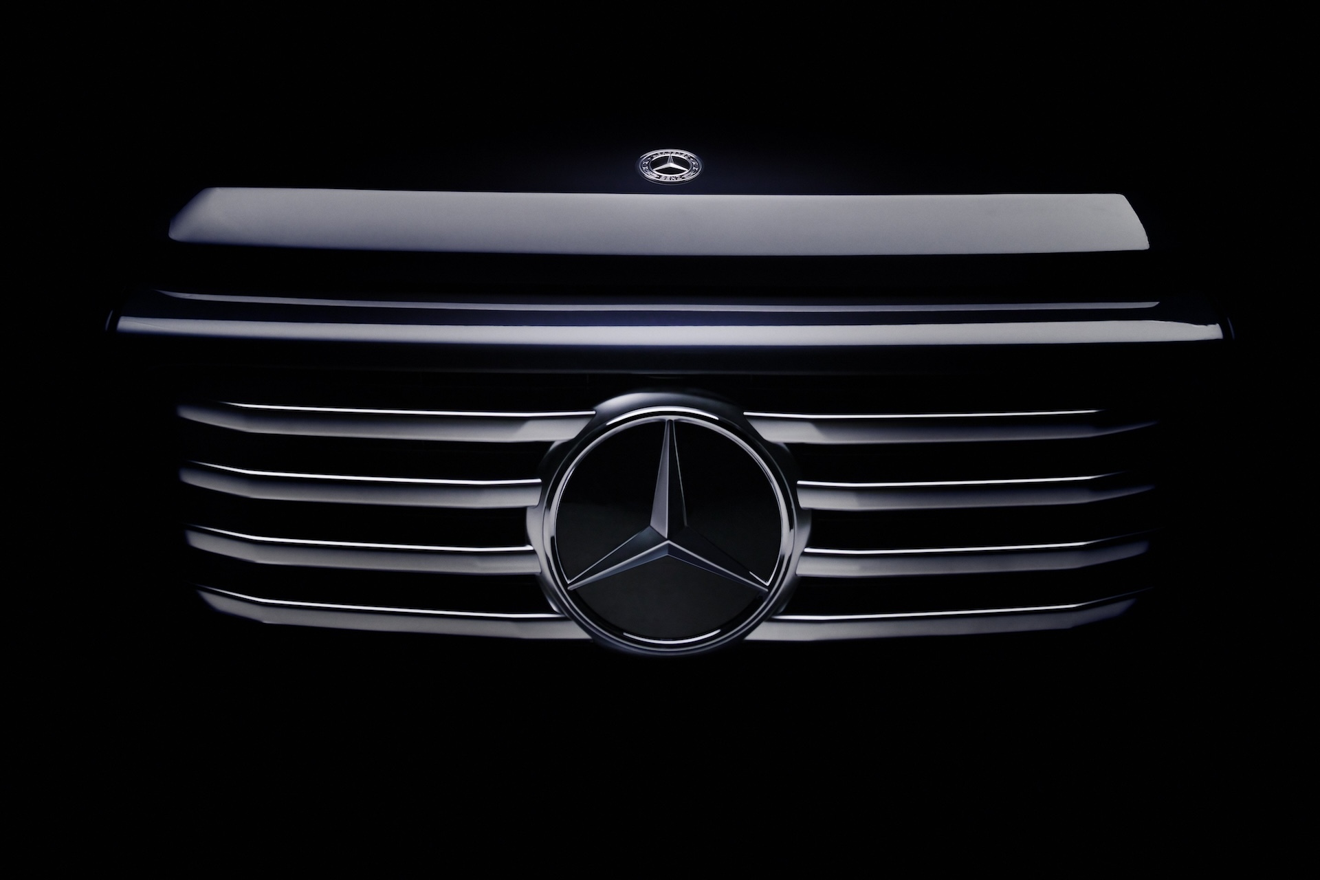 Mercedes-Benz показал первый тизер нового «Гелендвагена»